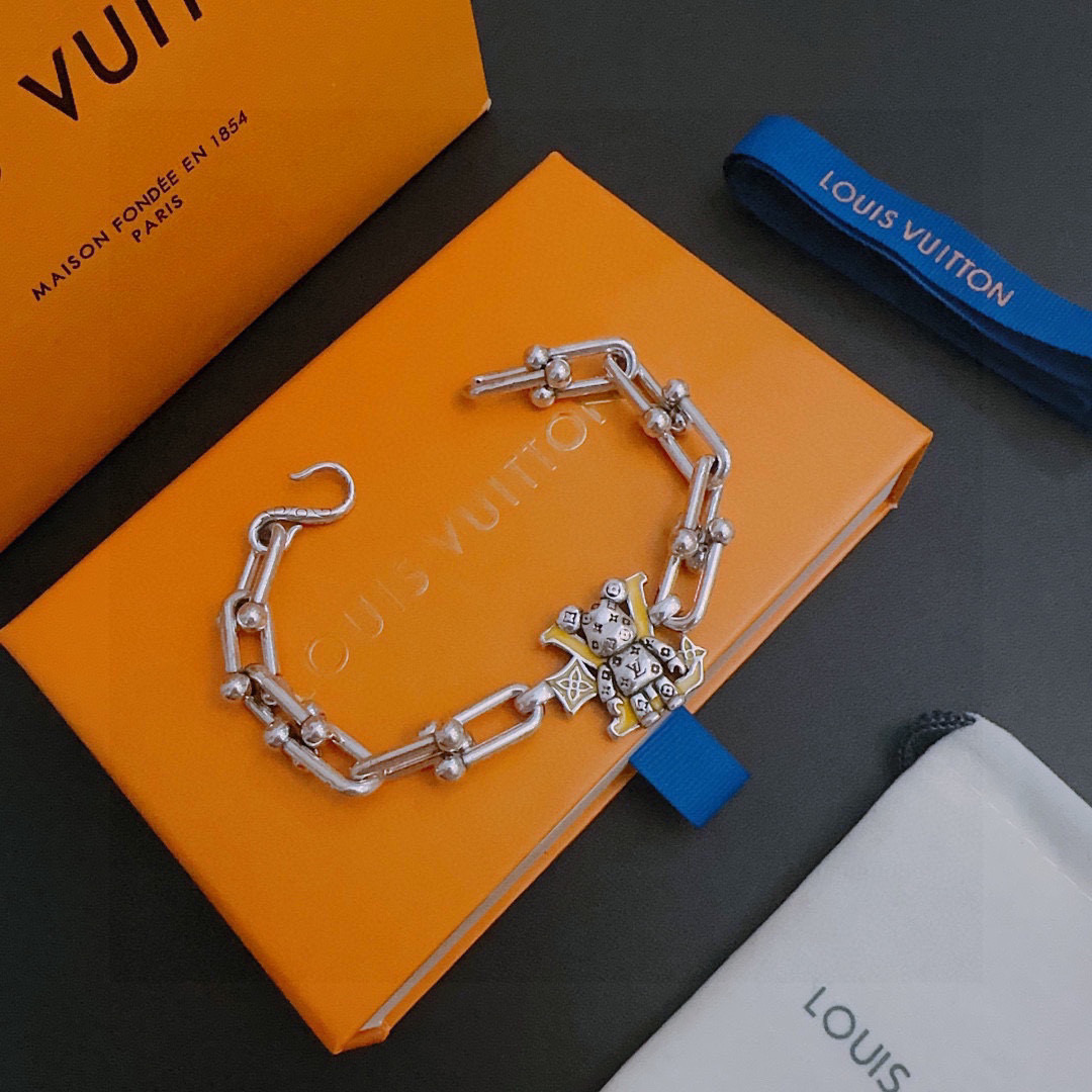         高品质路易威登LV手链🇷🇼原单货🇷🇼专柜新款开模复古潮流时尚必备 男女均可佩戴 情侣款同