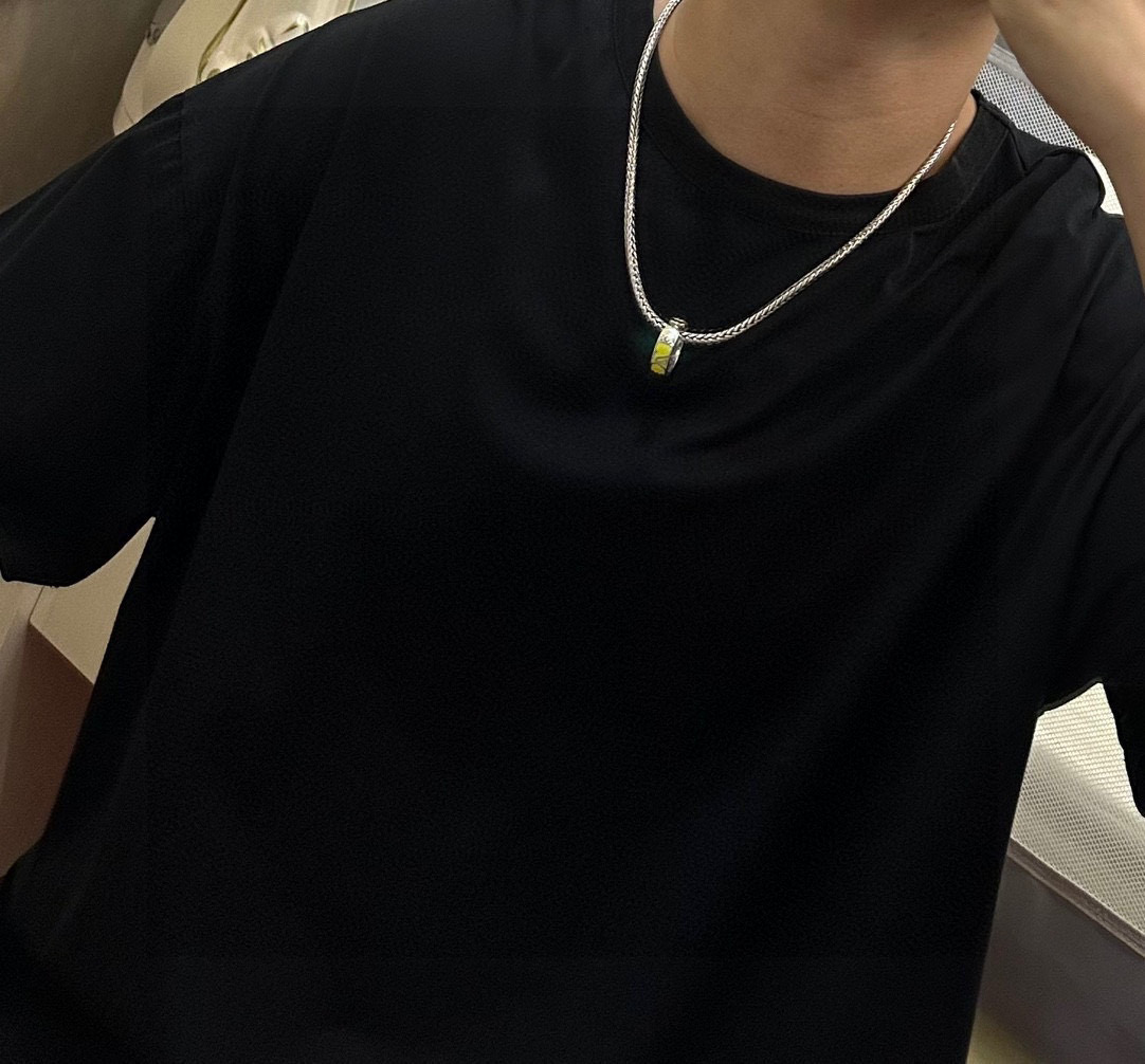     路易威登 LV项链🇷🇼原单货🇷🇼专柜新款开模复古潮流时尚必备 男女均可佩戴 情侣款同款 摇滚朋克