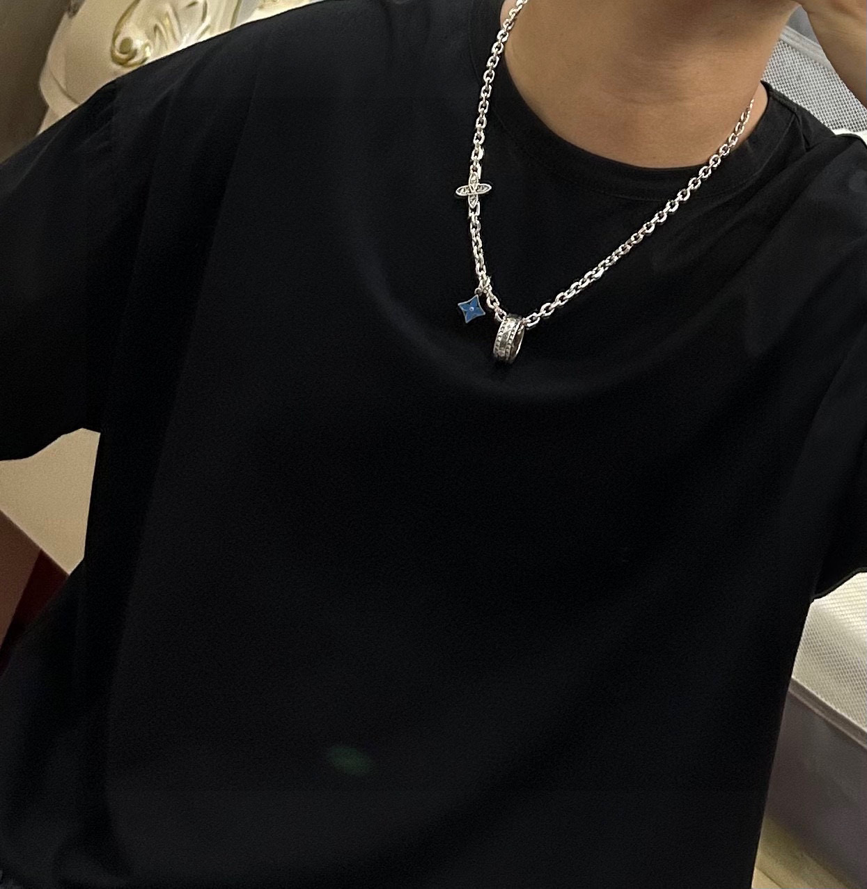     路易威登 LV项链🇷🇼原单货🇷🇼专柜新款开模复古潮流时尚必备 男女均可佩戴 情侣款同款 摇滚朋克