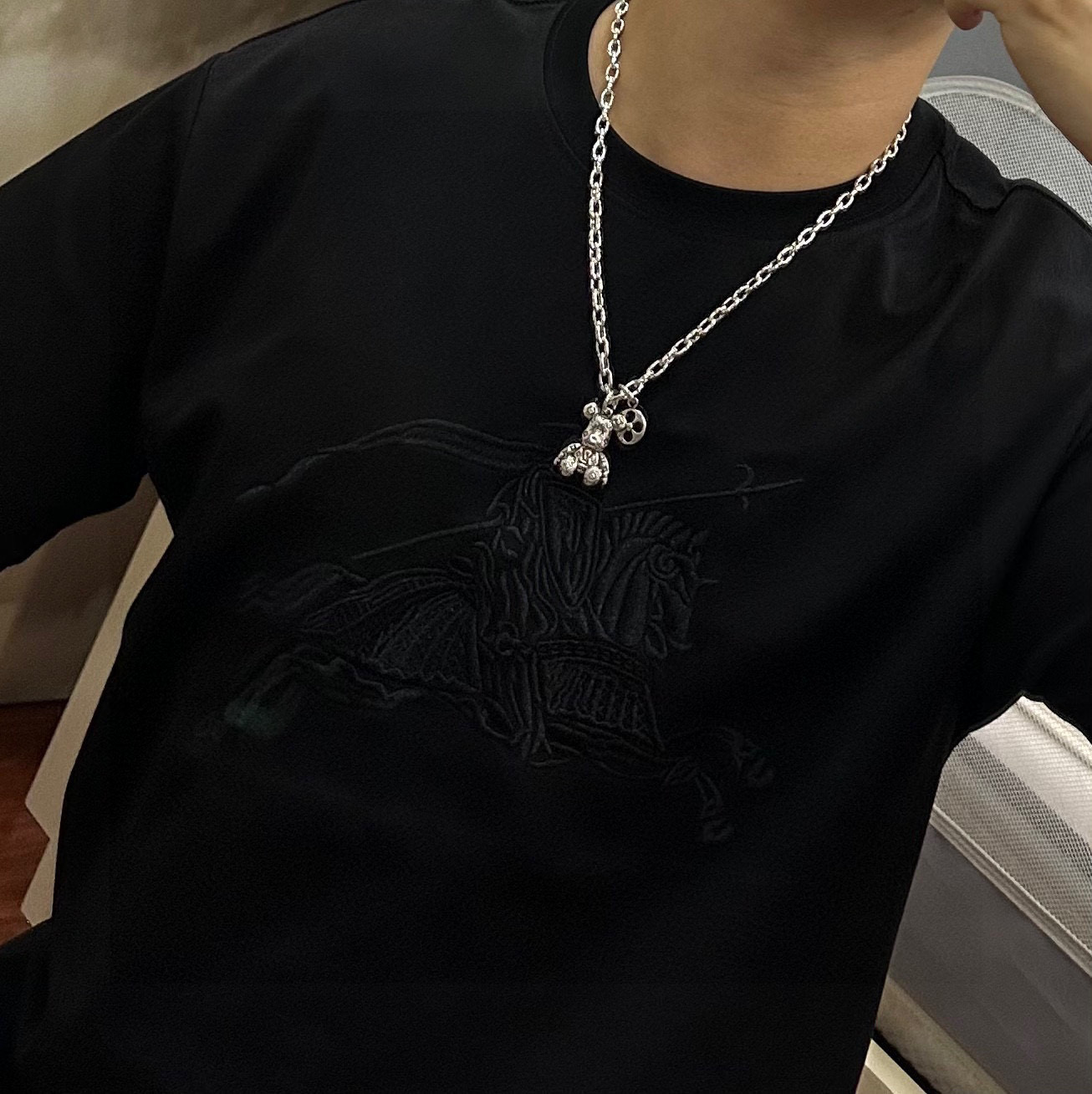     路易威登 LV项链🇷🇼原单货🇷🇼专柜新款开模复古潮流时尚必备 男女均可佩戴 情侣款同款 摇滚朋克