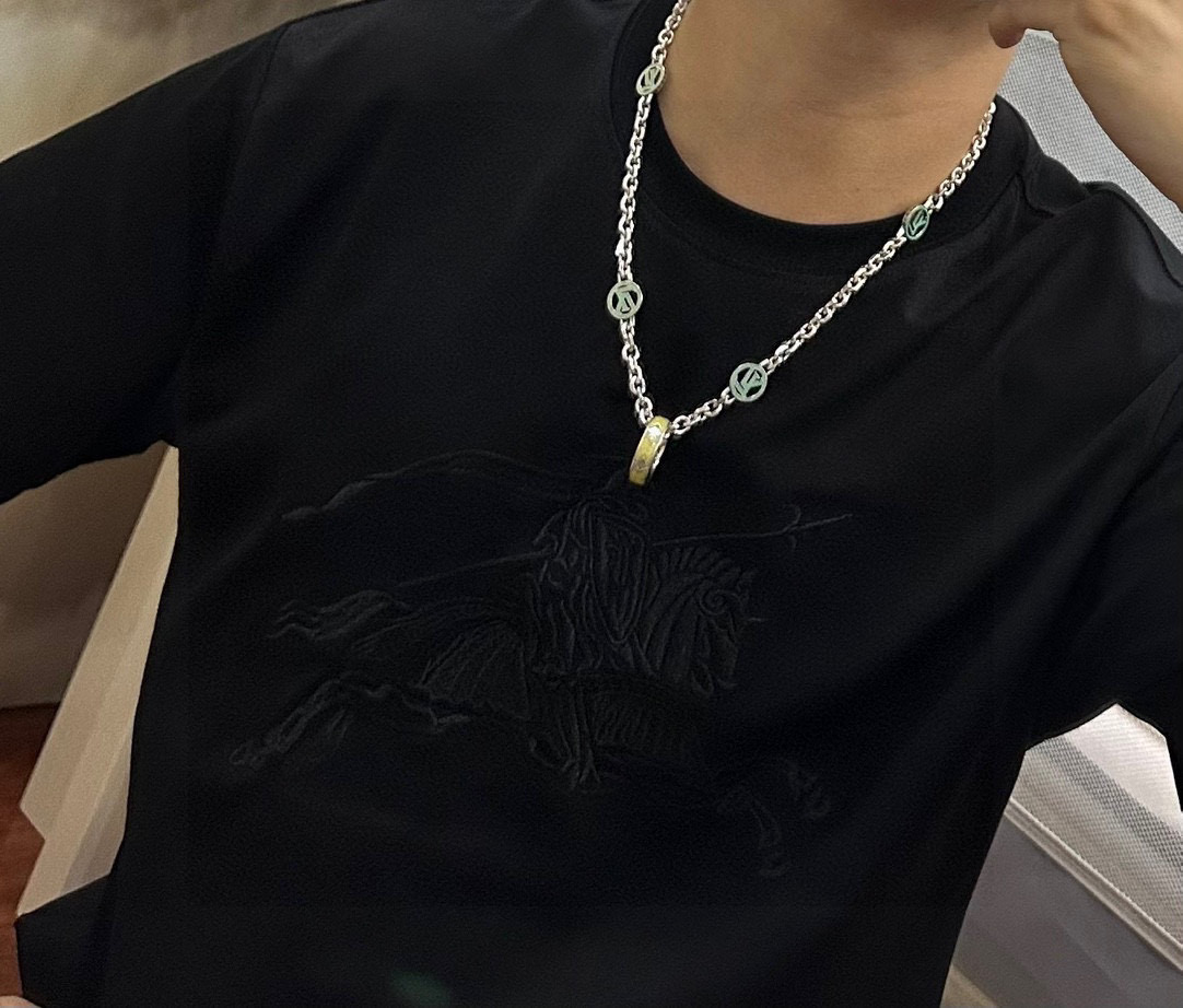     路易威登 LV项链🇷🇼原单货🇷🇼专柜新款开模复古潮流时尚必备 男女均可佩戴 情侣款同款 摇滚朋克
