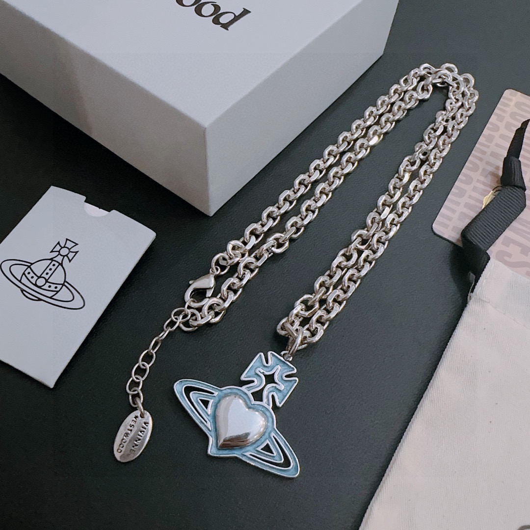      𝐕𝐢𝐯𝐢𝐞𝐧𝐧𝐞 𝐖𝐞𝐬𝐭𝐰𝐨𝐨𝐝🪐✨
高品质经典大土星项链男女同款（60cm）
项链vivi