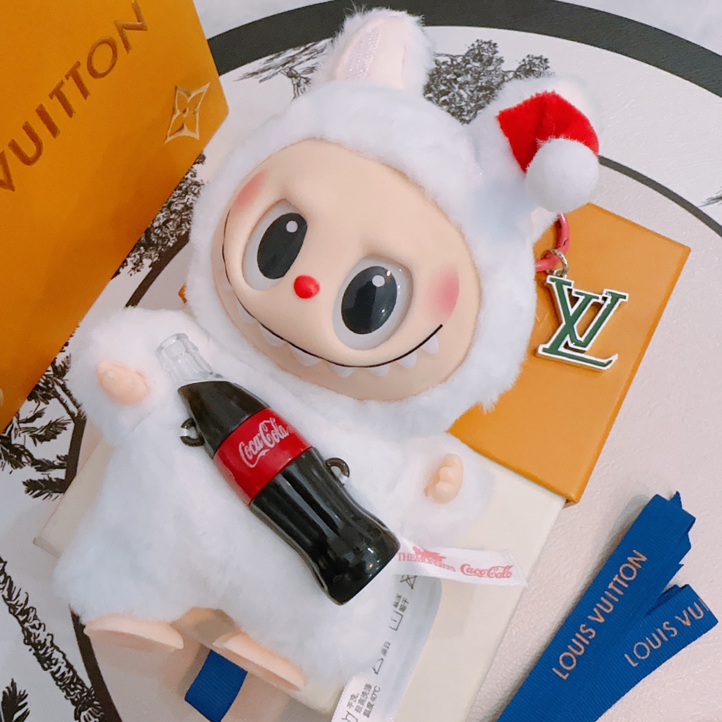    新品拉布布LV联名钥匙扣 lv包包扣 最新款包包挂饰档次更高明星同款Anger Forest系列经