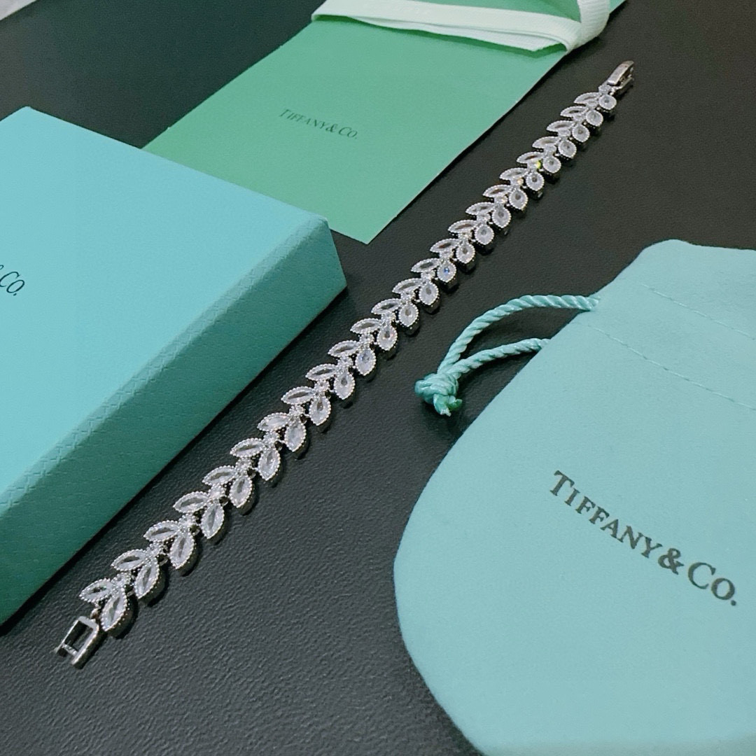  独家订制 ✨Tiff 蒂芙尼手链纪念款  花絮 马眼 手链 💘采用高碳钻 💎 顶级亚金材质镶嵌 铂金镶