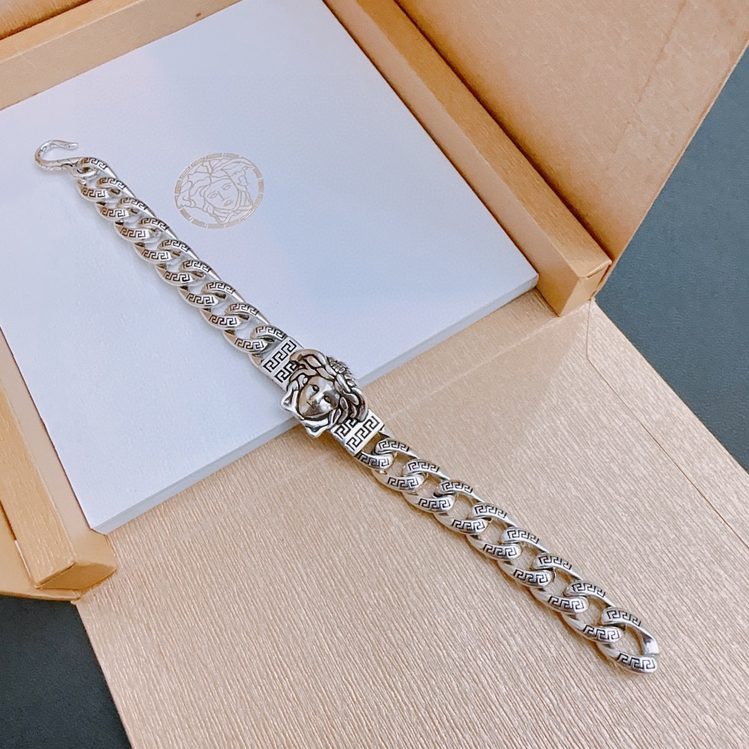 “High-Quality Vance Cheols Medusa Money Necklace for Men and Women with Versace Influence – Number 22, 20, 18” - 图片 6