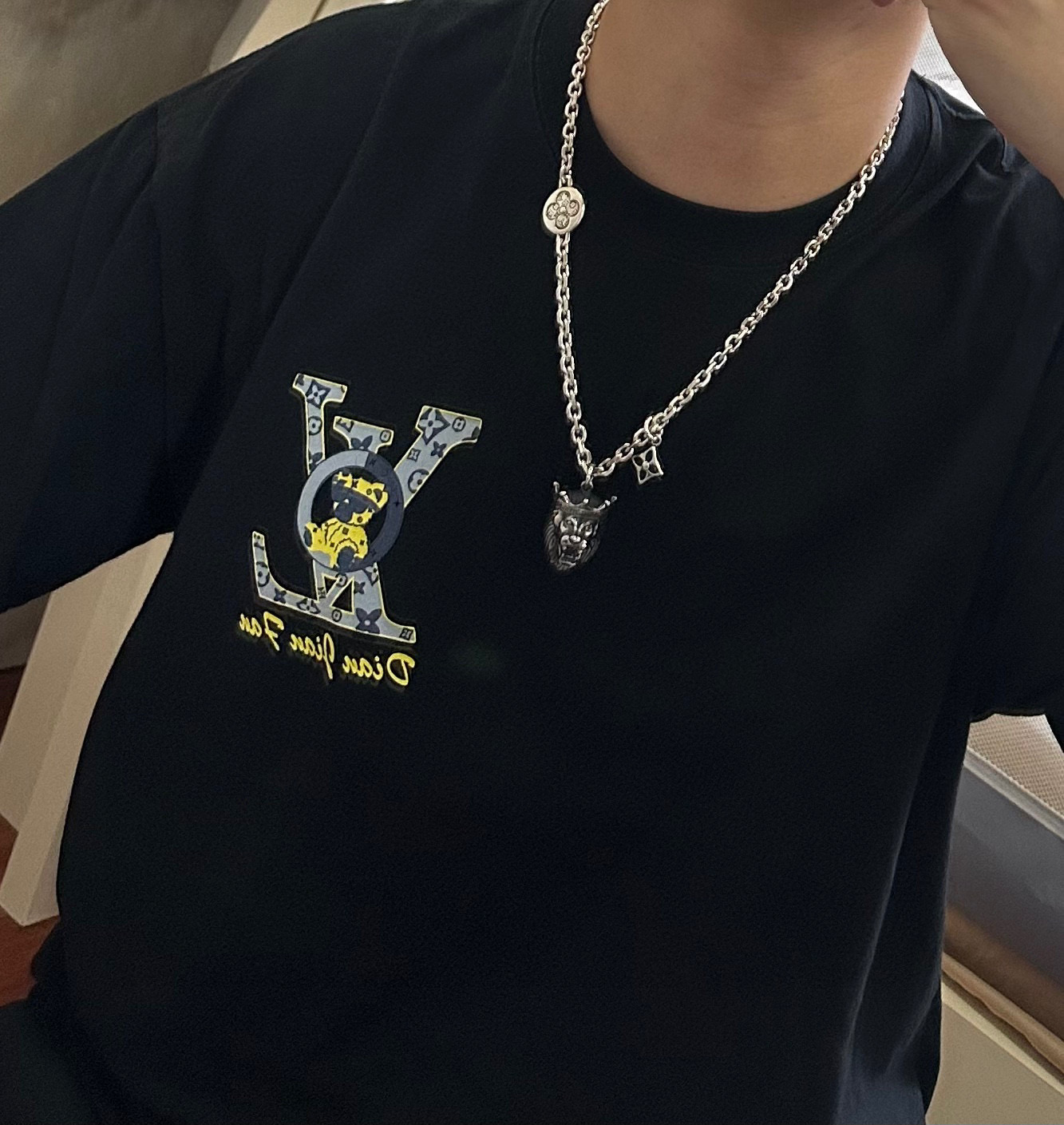     LV路易威登项链🇷🇼原单货🇷🇼专柜新款开模复古潮流时尚必备 男女均可佩戴 情侣款同款 摇滚朋克泰