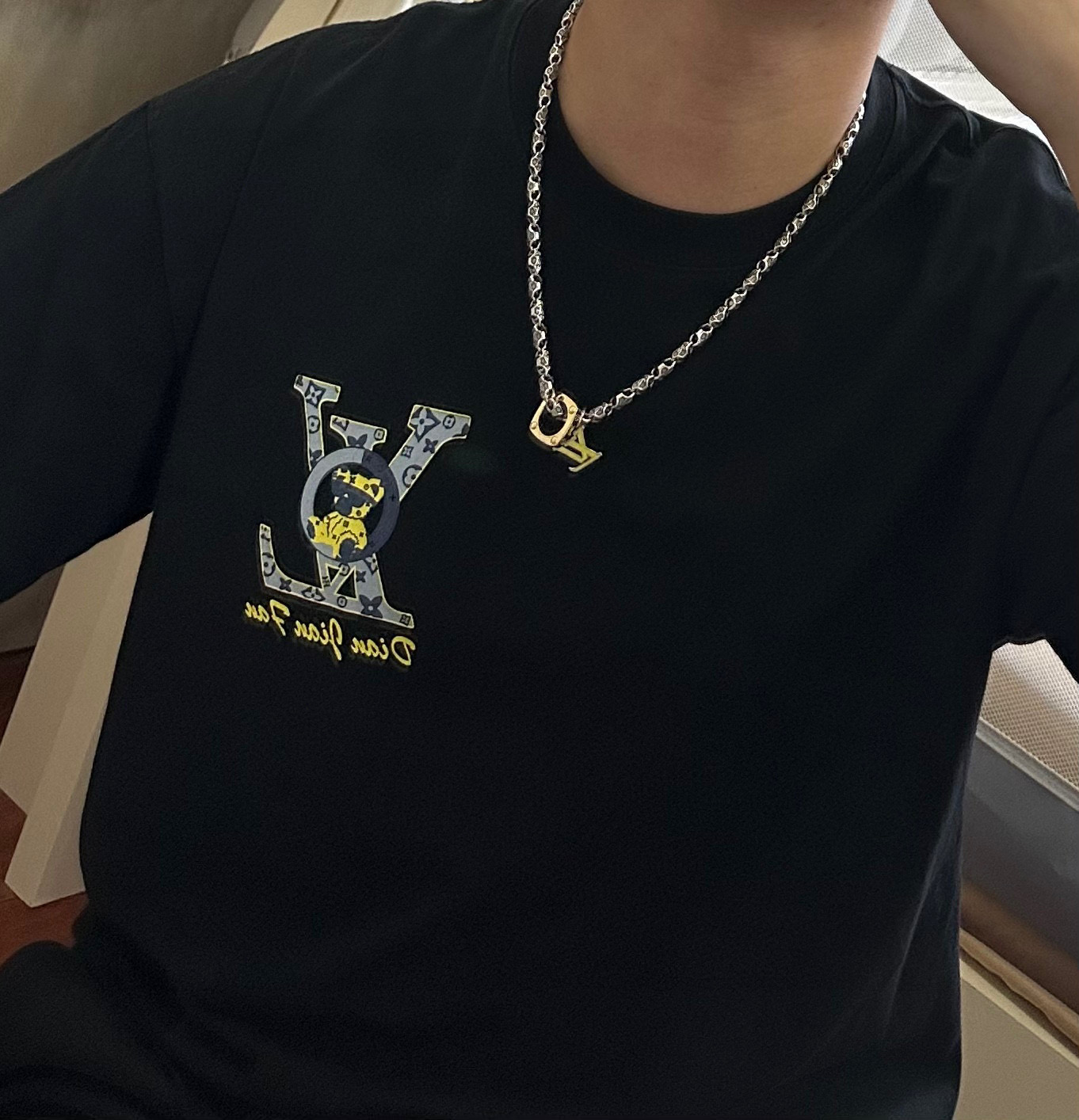     LV路易威登项链🇷🇼原单货🇷🇼专柜新款开模复古潮流时尚必备 男女均可佩戴 情侣款同款 摇滚朋克泰