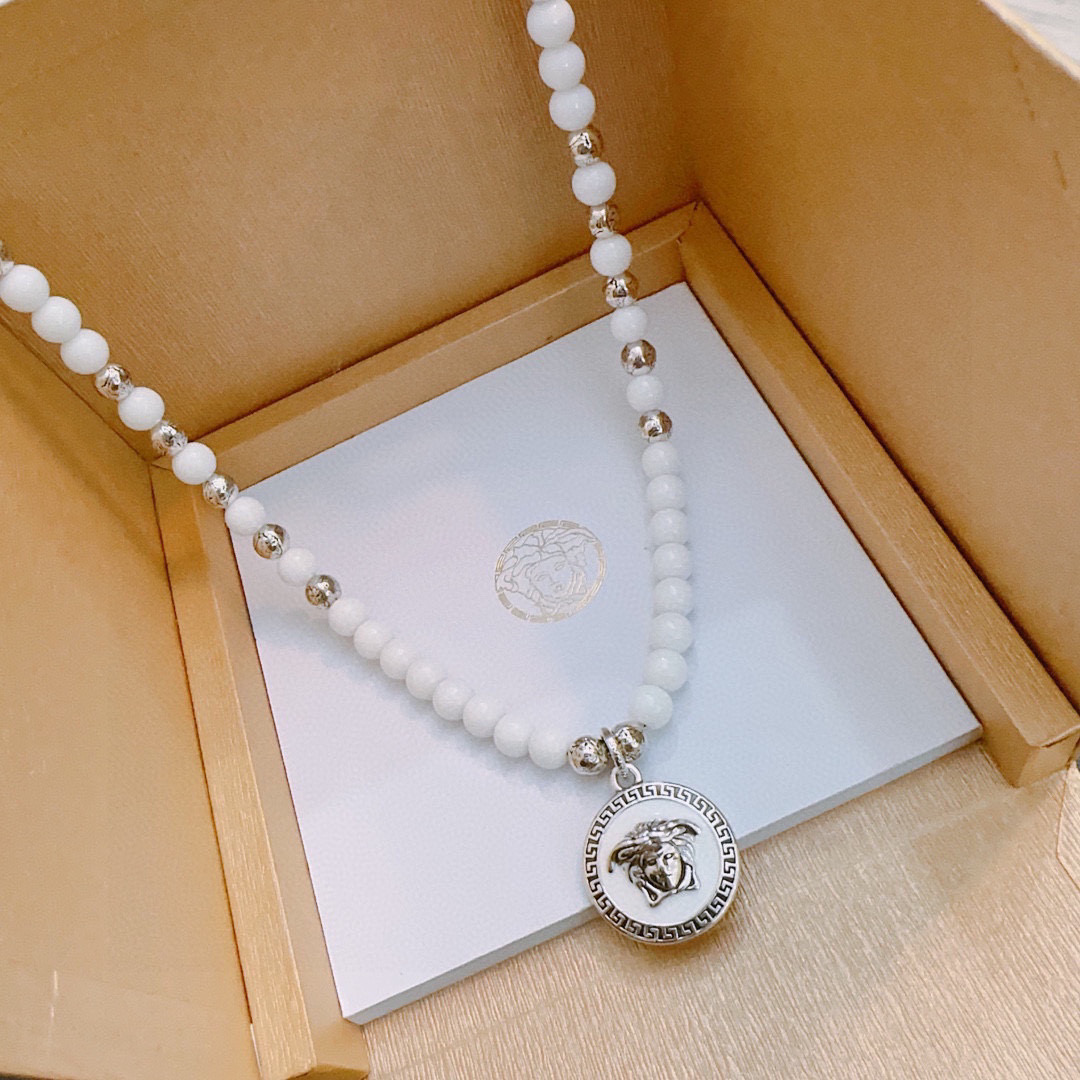“Superstitious Silver Necklaces for Men and Women: Retro Fashion with Punk Style” - 图片 6