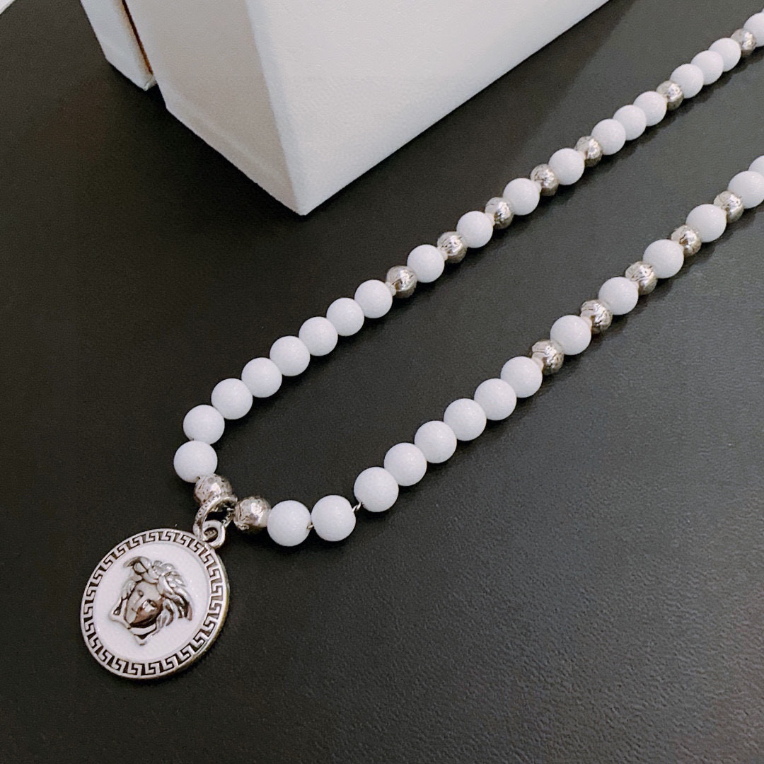“Superstitious Silver Necklaces for Men and Women: Retro Fashion with Punk Style” - 图片 5