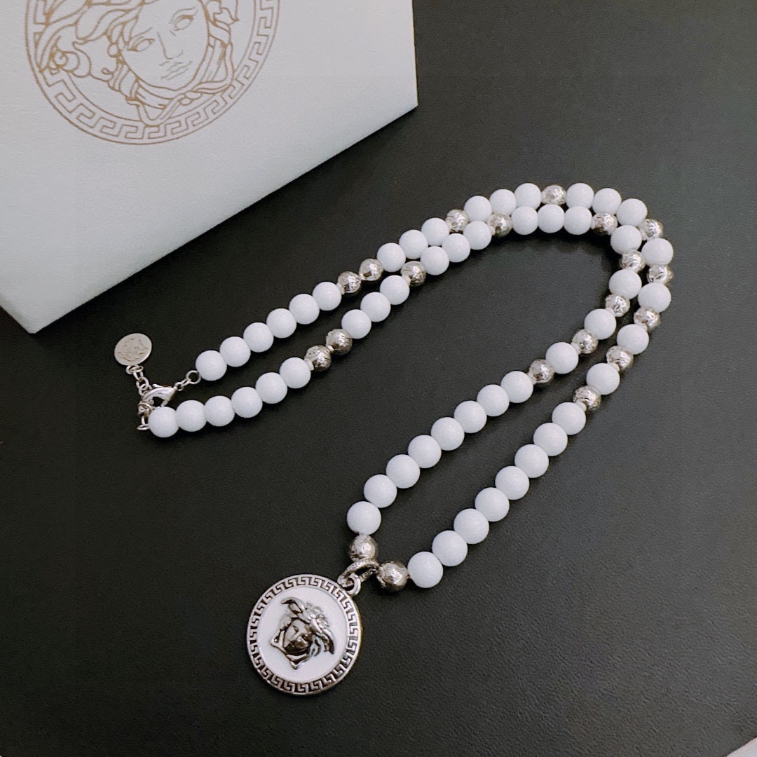 “Superstitious Silver Necklaces for Men and Women: Retro Fashion with Punk Style” - 图片 8