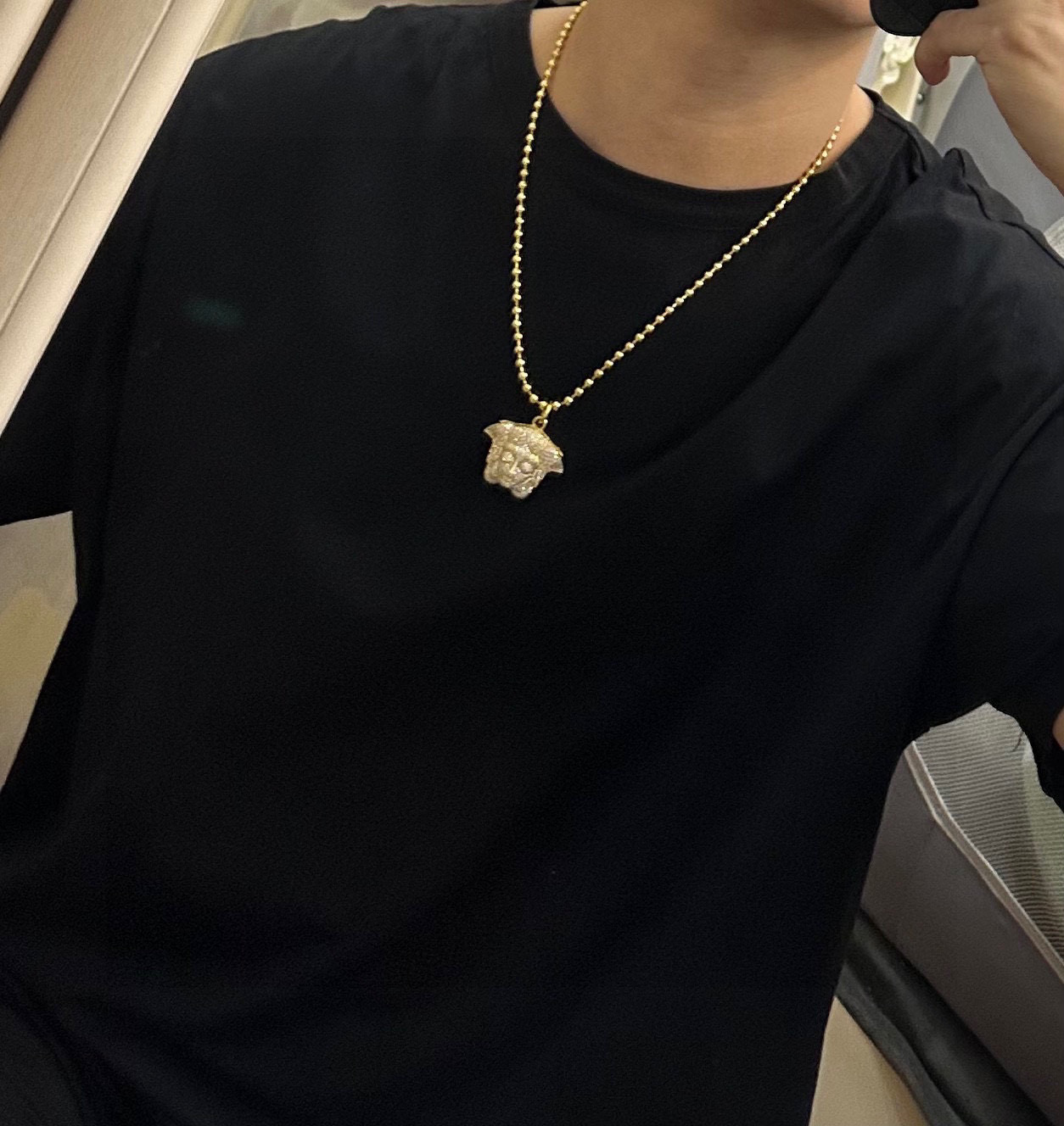    高品质范思哲项链美杜莎头像原单货专柜新款开模复古潮流时尚必备 男女均可佩戴 情侣款同款 摇滚朋克泰