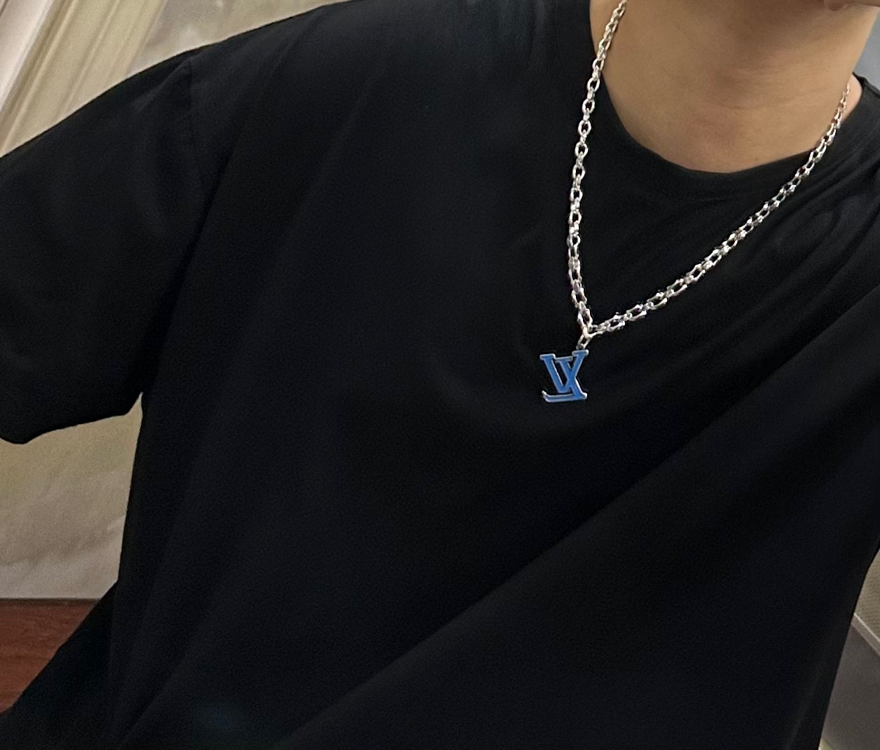     路易威登 LV项链🇷🇼原单货🇷🇼专柜新款开模复古潮流时尚必备 男女均可佩戴 情侣款同款 摇滚朋克