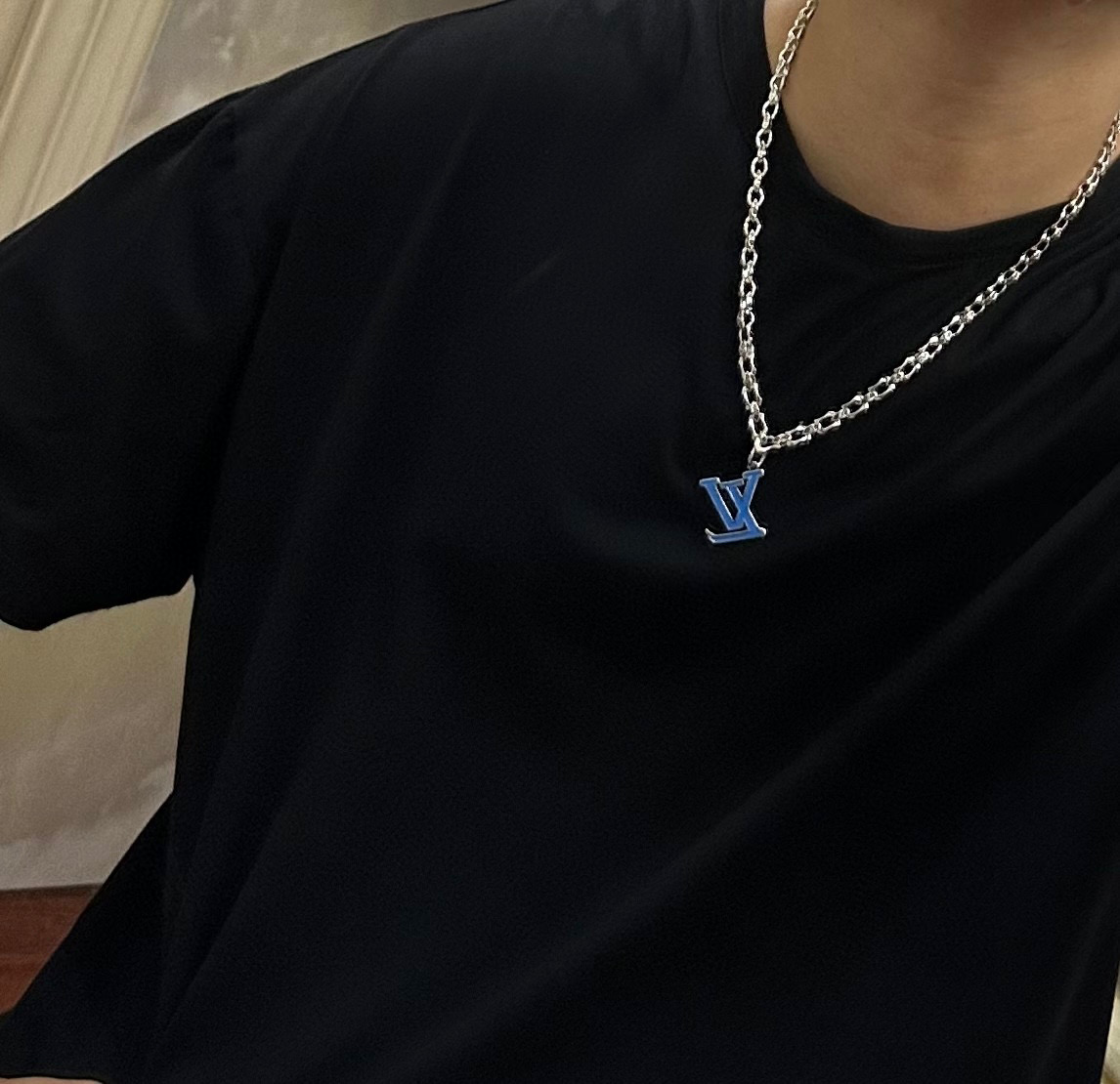     路易威登 LV项链🇷🇼原单货🇷🇼专柜新款开模复古潮流时尚必备 男女均可佩戴 情侣款同款 摇滚朋克