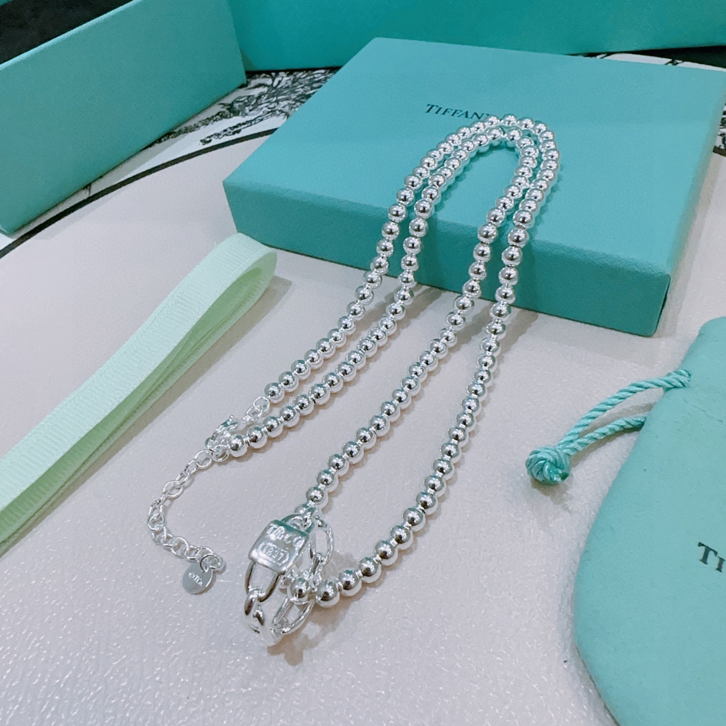 NO:378895,Genuine new Tiffany necklace TIFFNY&CO. Counter Seiko Silver Version The same style as the stars Retro and old style Original reproduction Pure handmade authentic fashion essential for opening molds and fashion, both men and women can wear it, couples style same style, rock punk silver style, trendy and versatile, same style on the official website, fine jewelry, tiffany, necklace19860909正品新款蒂芙尼项链 TIFFNY&CO. 专柜精工银版本 明星同款 复古做旧风 原版复刻 纯手工打造 正品开模潮流时尚必备 男女均可佩戴 情侣款同款 摇滚朋克银风格 潮流百搭 官网同款,饰品精品,tiffany,necklace,Jewelry