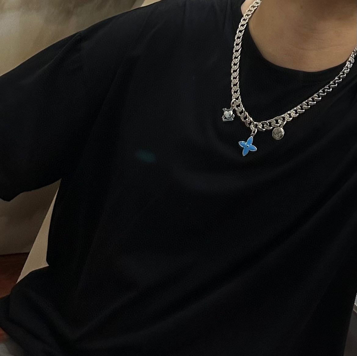 LV路易威登项链🇷🇼原单货🇷🇼专柜新款开模复古潮流时尚必备 男女均可佩戴 情侣款同款 摇滚朋克泰银风格 