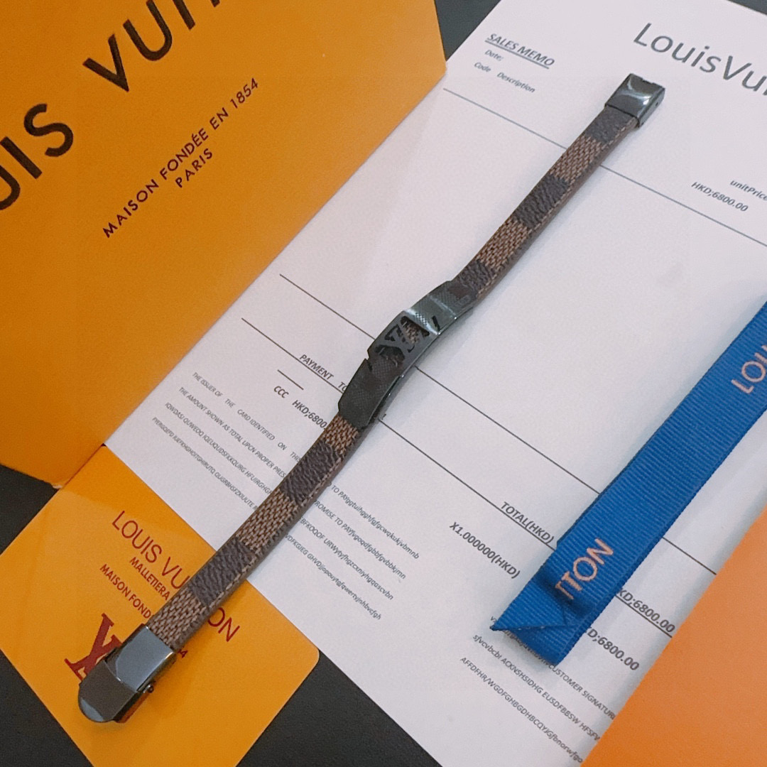 高品质LV路易威登牛皮手绳手链🇷🇼原单货🇷🇼专柜新款开模复古潮流时尚必备 男女均可佩戴 情侣款同款 摇滚