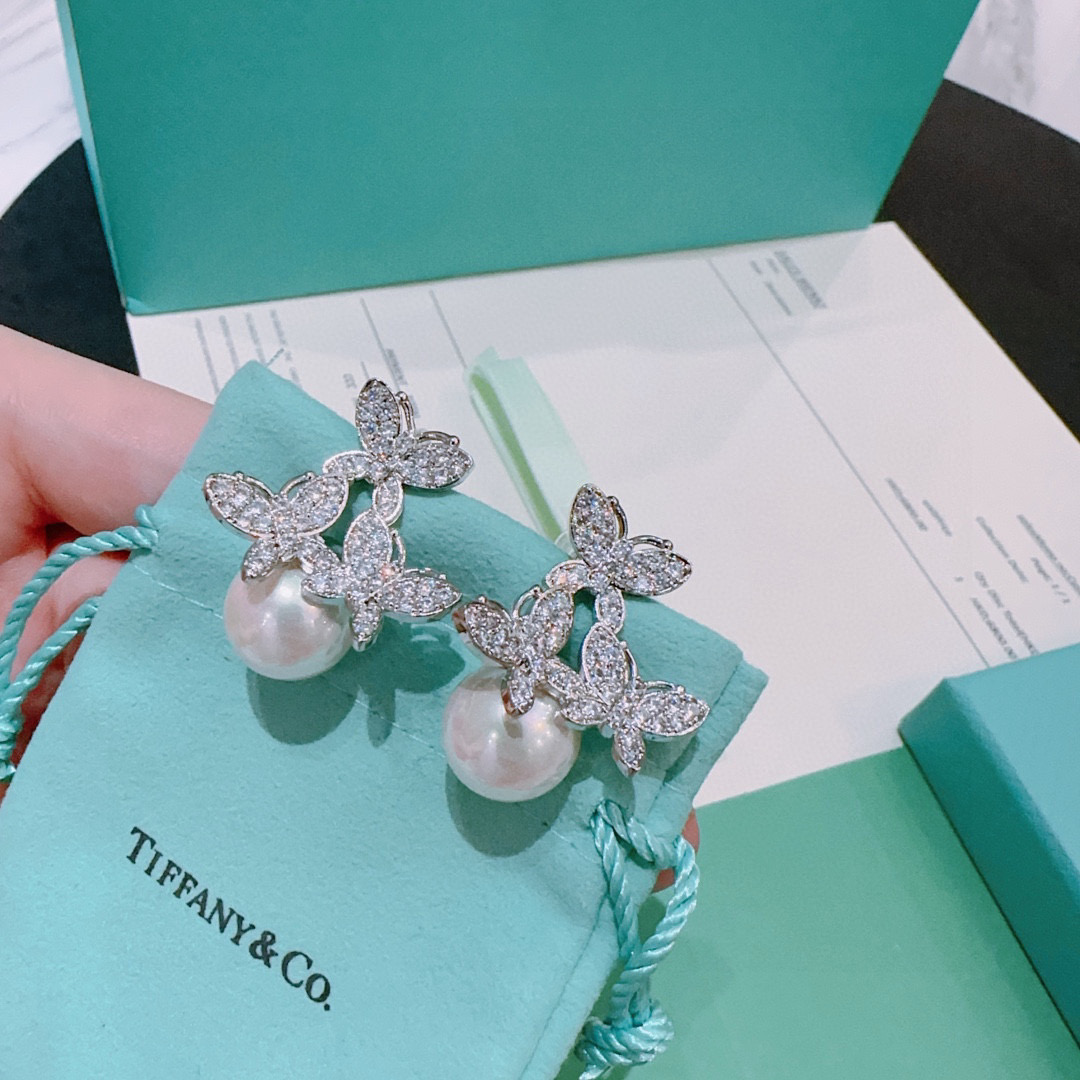 独家订制 ✨Tiff 蒂芙尼耳环纪念款 花絮 马眼 耳钉💘采用高碳钻 💎 顶级亚金材质镶嵌 铂金镶钻设计