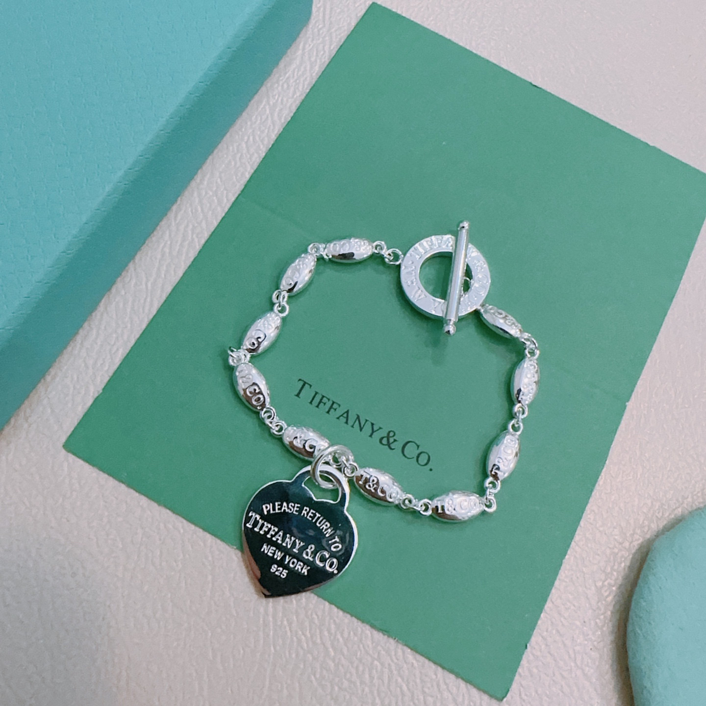 NO:380493,Tiffany bracelet TIFFNY&CO. The counter Seiko silver version bracelet has the same style as the stars, retro and old style, original reproduction, purely handmade, authentic model opening trendy and fashion essentials, both men and women can wear it, couple style, rock punk silver style, trendy and versatile, the same style on the official website, jewelry quality, tiffany, bracelet19860909蒂芙尼手链 TIFFNY&CO. 专柜精工银版本手链明星同款 复古做旧风 原版复刻 纯手工打造 ～正品开模潮流时尚必备 男女均可佩戴 情侣款同款 摇滚朋克银风格 潮流百搭 官网同款,饰品精品,tiffany,bracelet,Jewelry