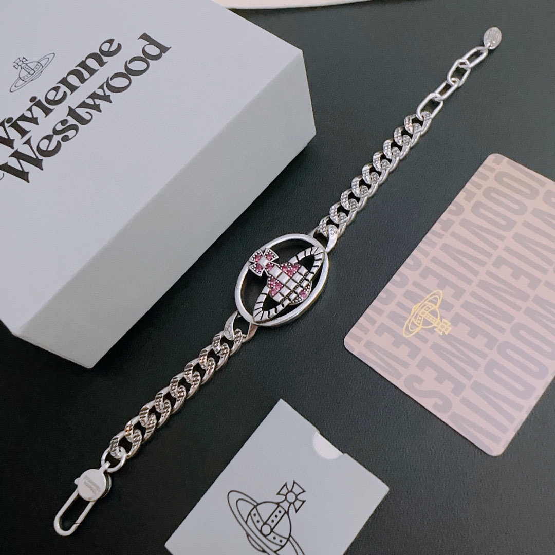 NO:380880,High-quality classic Saturn bracelet for men and women (the number of sizes can be adjusted) necklace vivienne westwood Queen Mother Saturn necklace!  British fashion designer, mother of punk in fashion!  Fashionable and trendy style, powerful quality, super beautiful design!  The simple and elegant embroidery logo is exquisite. There is no need to worry about not looking good because of the new design of classic elements!  The perfect choice for gifts, fully showing the personality style. The quality is very high, and the whole jewelry gives people a big brand aura and is very exquisite. It improves the level of the whole person for several levels. It is definitely worth buying, jewelry quality, necklace, bracelet19860909高品质经典大土星手链男女同款（码数可调节） 项链vivienne westwood西太后土星项链！英国时装设计师,时装的朋克之母！时尚潮流风格,品质强大,超美的设计！简约大气刺绣Logo精致这个款不用担心不好看,因为经典的元素洋气的新设计！赠礼的完美之选,充分展现个性风范.品质非常整个首饰给人大牌气场的同时又非常精致,让整个人的层次提升好几个level绝对值得入手,饰品精品,necklace,bracelet,Jewelry