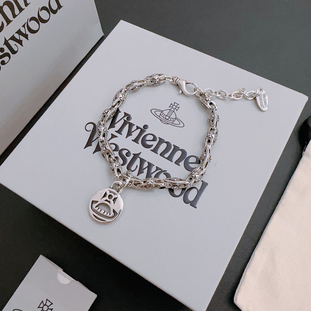 P120 𝐕𝐢𝐯𝐢𝐞𝐧𝐧𝐞 𝐖𝐞𝐬𝐭𝐰𝐨𝐨𝐝🪐✨
高品质经典大土星手链男女同款(码数可调节)
项链vivienne westwood西太后土星项链!英国时装设计师,时装的朋克之母!时尚潮流风格,品质强大,超美的设计!简约大气刺绣Logo‼精致💎这个款不用担心不好看,因为经典的元素洋气的新设计!赠礼的完美之选,充分展现个性风范。品质非常整个首饰给人大牌气场的同时又非常精致,让整个人的层次提升好几个level💟绝对值得入手‼️🌟