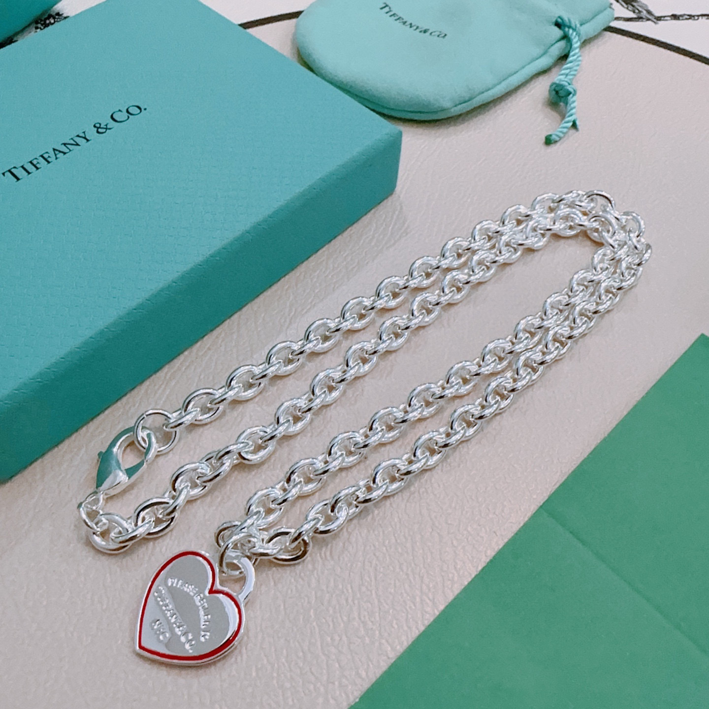 NO:380899,Tiffany Necklace TIFFNY&CO. The counter Seiko Silver version has the same style, retro and old style, original reproduction, purely handmade, authentic model opening, fashion essentials, both men and women can wear it, couple style, rock punk silver style, trendy and versatile, same style on the official website, fine jewelry, tiffany, necklace19860909蒂芙尼项链TIFFNY&CO. 专柜精工银版本明星同款 复古做旧风 原版复刻 纯手工打造 ～正品开模潮流时尚必备 男女均可佩戴 情侣款同款 摇滚朋克银风格 潮流百搭 官网同款,饰品精品,tiffany,necklace,Jewelry