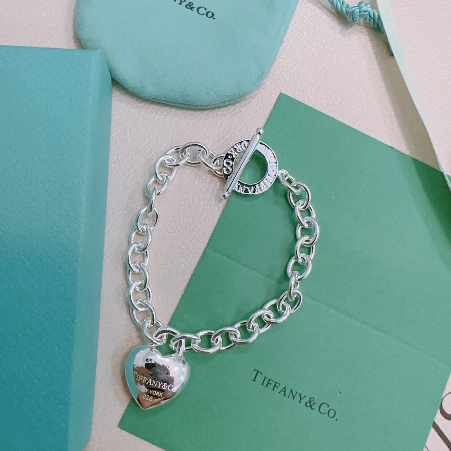 NO:380902,Tiffany bracelet TIFFNY&CO. The counter Seiko silver version has the same style as the stars, retro and old style, original reproduction, purely handmade, authentic model opening trendy and fashion essentials, both men and women can wear it, the same style as the couple, the same style as the rock punk silver style, the trendy and versatile, the same style as the official website, the fine jewelry, tiffany, bracelet19860909蒂芙尼手链 TIFFNY&CO. 专柜精工银版本明星同款 复古做旧风 原版复刻 纯手工打造 ～正品开模潮流时尚必备 男女均可佩戴 情侣款同款 摇滚朋克银风格 潮流百搭 官网同款,饰品精品,tiffany,bracelet,Jewelry