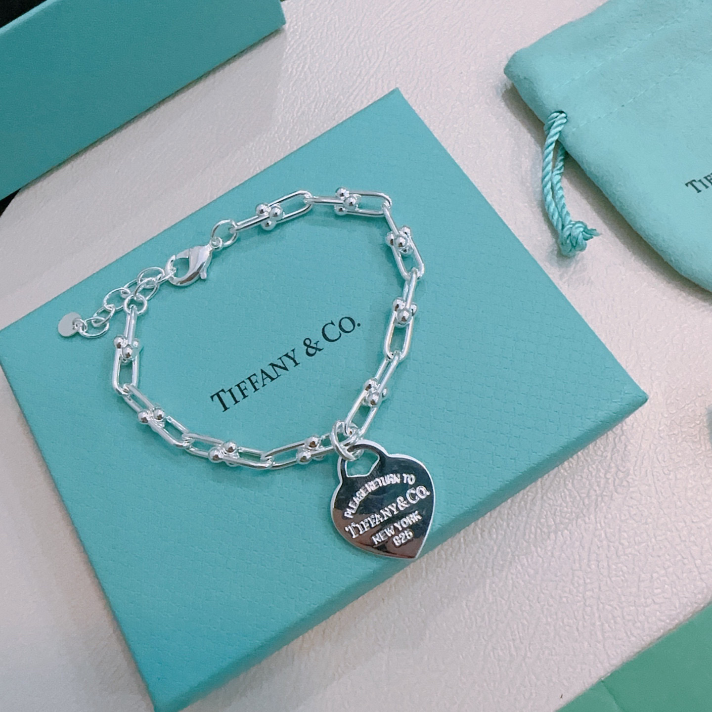 NO:380908,Tiffany bracelet TIFFNY&CO. The counter Seiko silver version has the same style as the stars, retro and old style, original reproduction, purely handmade, authentic model opening trendy and fashion essentials, both men and women can wear it, the same style as the couple, the same style as the rock punk silver style, the trendy and versatile, the same style as the official website, the fine jewelry, tiffany, bracelet19860909蒂芙尼手链 TIFFNY&CO. 专柜精工银版本明星同款 复古做旧风 原版复刻 纯手工打造 ～正品开模潮流时尚必备 男女均可佩戴 情侣款同款 摇滚朋克银风格 潮流百搭 官网同款,饰品精品,tiffany,bracelet,Jewelry