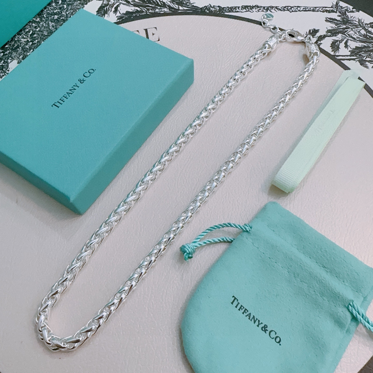 NO:382081,Tiffany Necklace TIFFNY&CO. The counter Seiko Silver version has the same style, retro and old style, original reproduction, purely handmade, authentic model opening, fashion essentials, both men and women can wear it, couple style, rock punk silver style, trendy and versatile, same style on the official website, fine jewelry, tiffany, necklace19860909蒂芙尼项链TIFFNY&CO. 专柜精工银版本明星同款 复古做旧风 原版复刻 纯手工打造 ～正品开模潮流时尚必备 男女均可佩戴 情侣款同款 摇滚朋克银风格 潮流百搭 官网同款,饰品精品,tiffany,necklace,Jewelry