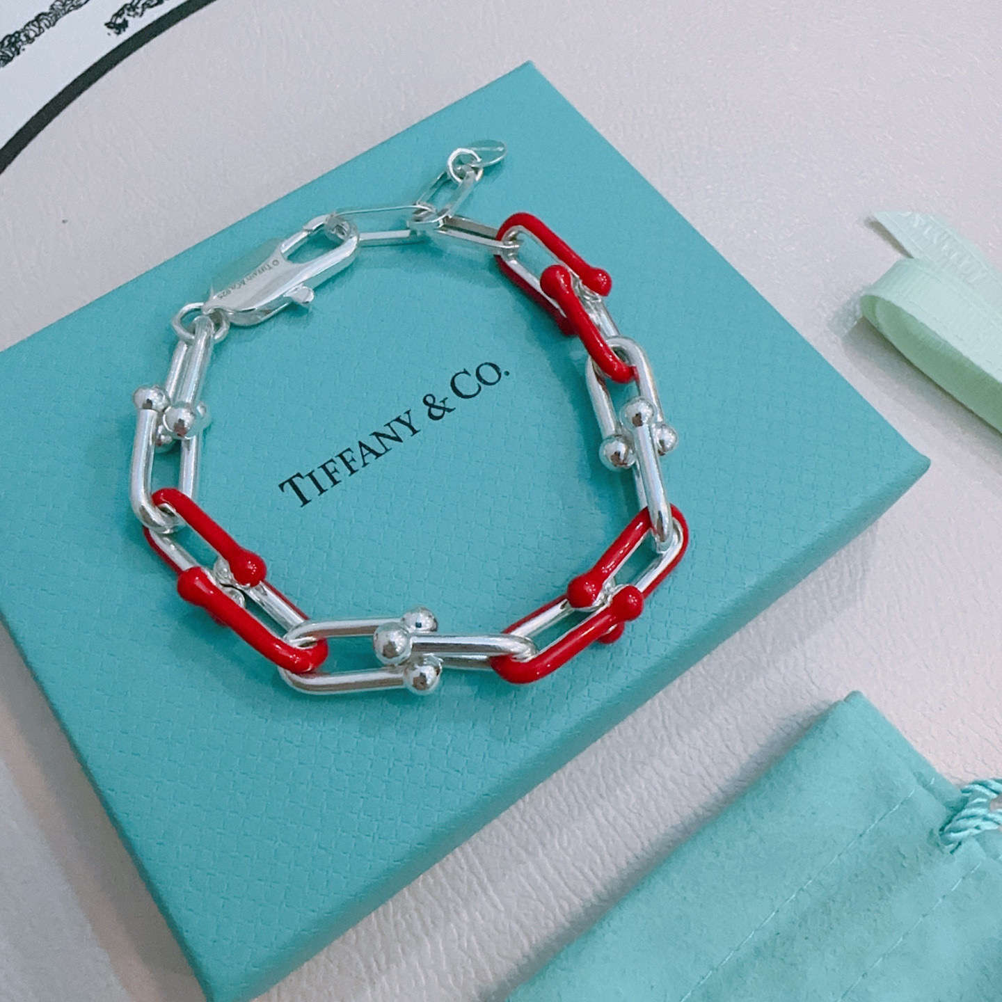 NO:382088,New Franc Tiffany Bracelet TIFFNY&CO. Counter Seiko Silver Version The same style as the stars, retro and old style, original reproduction, purely handmade, authentic model opening trendy and fashion essentials, both men and women can wear, couple style, rock punk silver style, trendy and versatile, same style on the official website, fine jewelry, tiffany, bracelet19860909新款法郎蒂芙尼手链 TIFFNY&CO. 专柜精工银版本明星同款 复古做旧风 原版复刻 纯手工打造 ～正品开模潮流时尚必备 男女均可佩戴 情侣款同款 摇滚朋克银风格 潮流百搭 官网同款,饰品精品,tiffany,bracelet,Jewelry