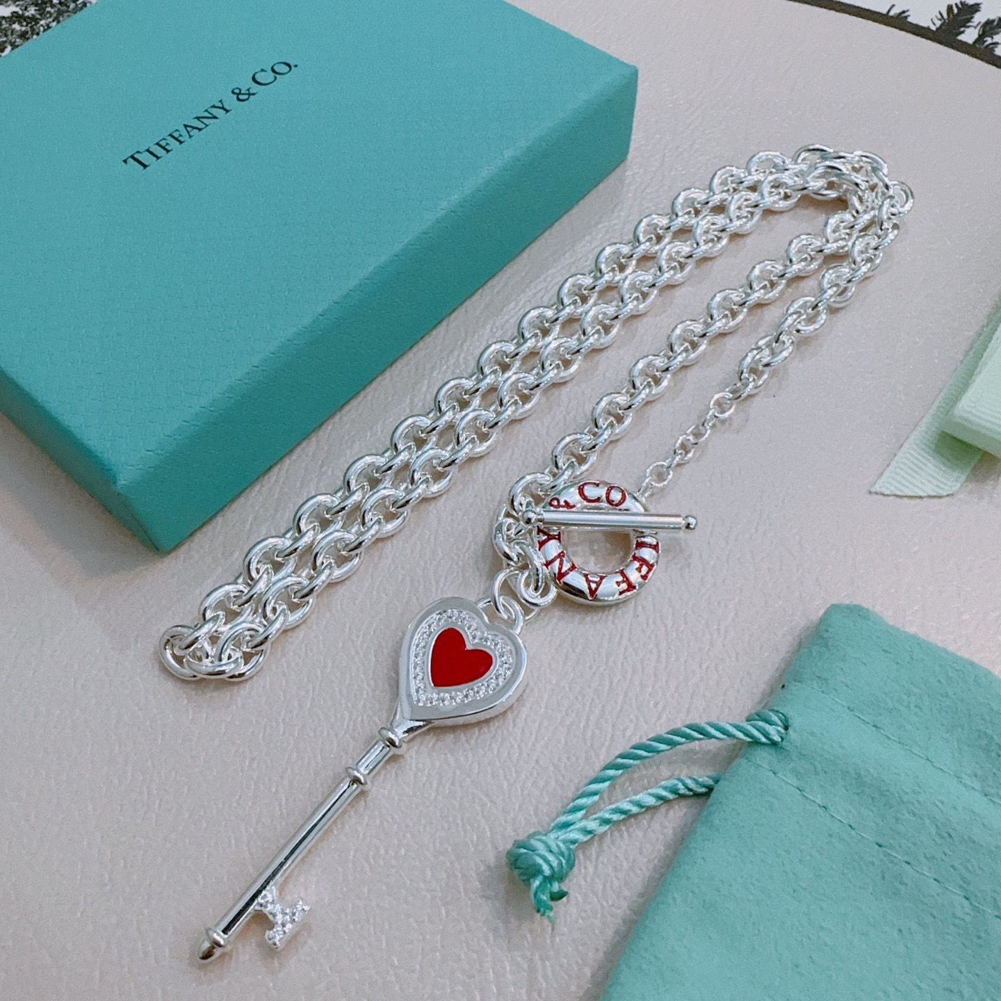 NO:382954,Tiffany Necklace TIFFNY&CO. The counter Seiko Silver version has the same style, retro and old style, original reproduction, purely handmade, authentic model opening, fashion essentials, both men and women can wear it, couple style, rock punk silver style, trendy and versatile, same style on the official website, fine jewelry, tiffany, necklace19860909蒂芙尼项链TIFFNY&CO. 专柜精工银版本明星同款 复古做旧风 原版复刻 纯手工打造 ～正品开模潮流时尚必备 男女均可佩戴 情侣款同款 摇滚朋克银风格 潮流百搭 官网同款,饰品精品,tiffany,necklace,Jewelry