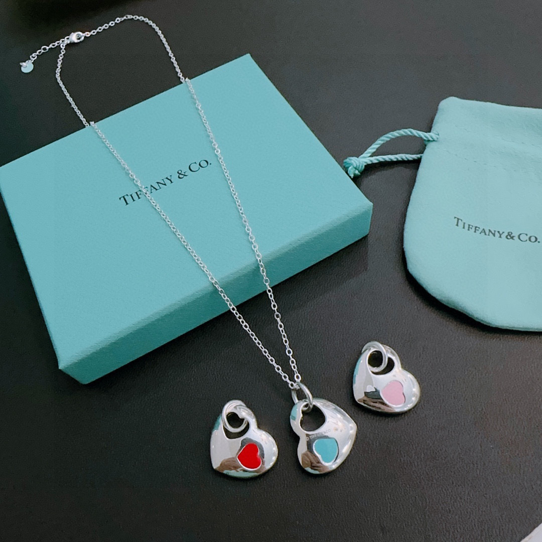 NO:557698,(Including chain) Tiffany & Co. TIFFNY&CO. Counter Seiko silver version, the same style as the star, retro and old style, original replica, purely handmade ~ authentic open mold, fashionable must-have, can be worn by both men and women, same style for couples, rock punk silver style, trendy and versatile, same style as the official website (48cm adjustable 5cm extension chain), fine jewelry, tiffany19860909（包含链子） 蒂芙尼 TIFFNY&CO. 专柜精工银版本明星同款 复古做旧风 原版复刻 纯手工打造 ～正品开模潮流时尚必备 男女均可佩戴 情侣款同款 摇滚朋克银风格 潮流百搭 官网同款（48cm可调节5cm延长链）,饰品精品,tiffany,Jewelry