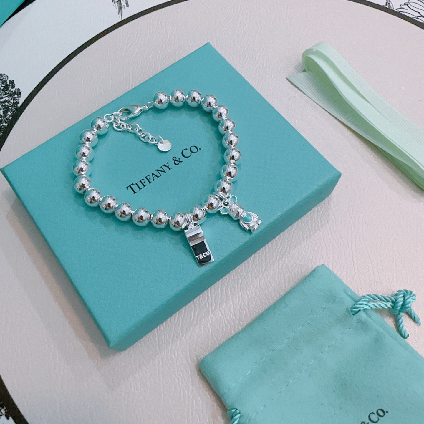 NO:387087,New Tiffany bracelet TIFFNY&CO. The counter Seiko silver version has the same style as the stars, retro and old style, original reproduction, purely handmade, authentic model opening trendy and fashion essentials, both men and women can wear it, the same style as the couple, the same style as the rock punk silver style, trendy and versatile, the same style as the official website (8m), jewelry boutique, tiffany, bracelet19860909新款蒂芙尼手链TIFFNY&CO. 专柜精工银版本明星同款 复古做旧风 原版复刻 纯手工打造 ～正品开模潮流时尚必备 男女均可佩戴 情侣款同款 摇滚朋克银风格 潮流百搭 官网同款（8m）,饰品精品,tiffany,bracelet,Jewelry