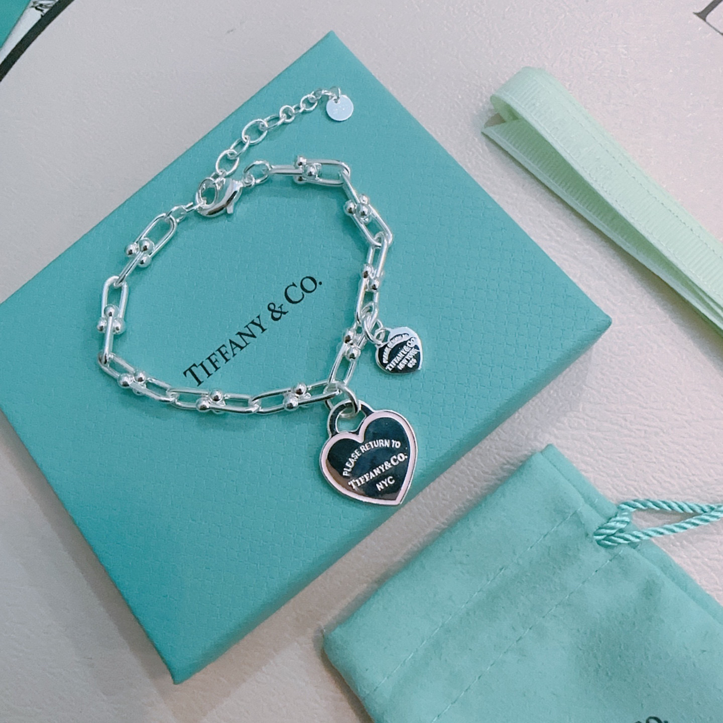 NO:533431,Tiffany TIFFNY&CO. The counter Seiko silver version bracelet has the same style as the stars, retro and old style, original reproduction, purely handmade, authentic model opening trendy and fashion essentials, both men and women can wear it, couple style, rock punk silver style, trendy and versatile, the same style on the official website (adjustable), jewelry quality, tiffany, bracelet19860909蒂芙尼 TIFFNY&CO. 专柜精工银版本手链明星同款 复古做旧风 原版复刻 纯手工打造 ～正品开模潮流时尚必备 男女均可佩戴 情侣款同款 摇滚朋克银风格 潮流百搭 官网同款（可调节）,饰品精品,tiffany,bracelet,Jewelry