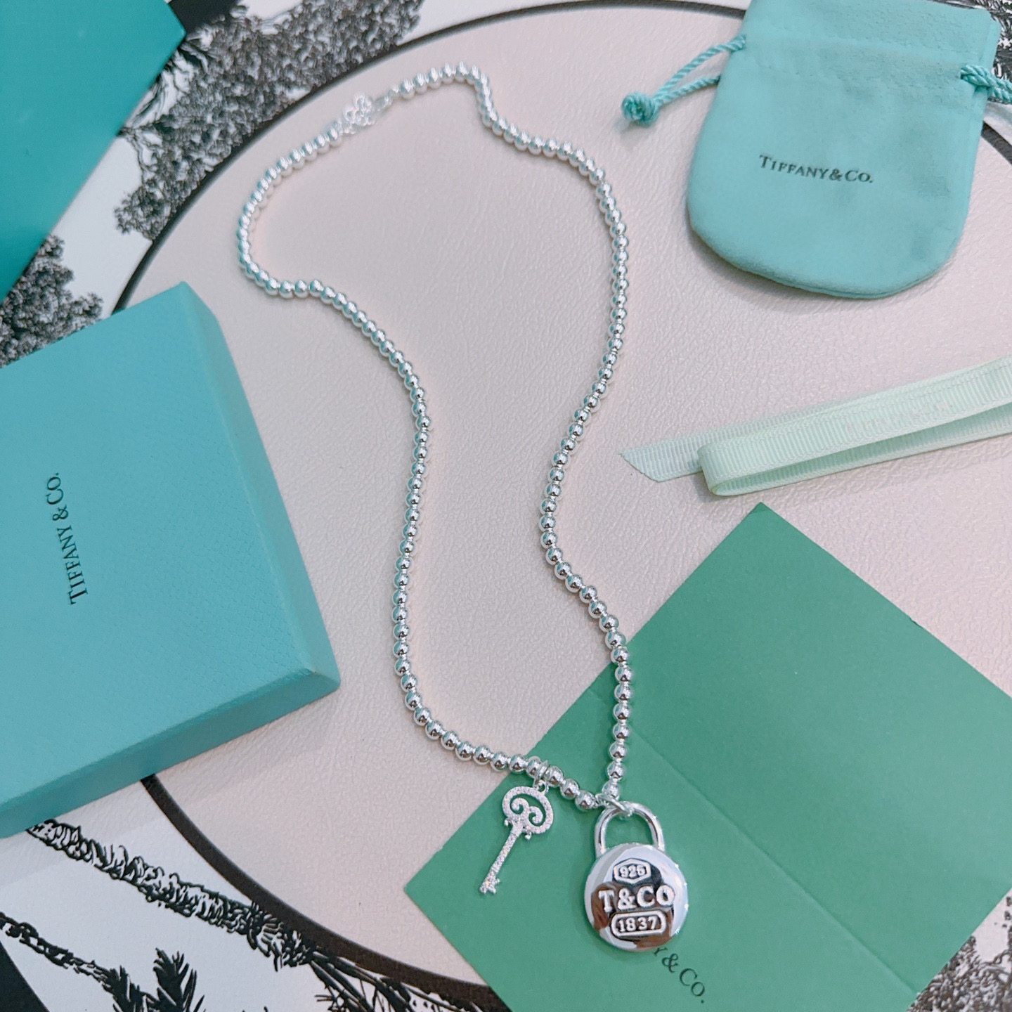 NO:533436,Tiffany TIFFNY&CO. The counter Seiko silver version has the same style as the stars, retro and old style, original reproduction, purely handmade, authentic model opening, fashion essentials, both men and women can wear it, couple style, rock punk silver style, trendy and versatile, same style on the official website, fine jewelry, tiffany19860909蒂芙尼 TIFFNY&CO. 专柜精工银版本明星同款 复古做旧风 原版复刻 纯手工打造 ～正品开模潮流时尚必备 男女均可佩戴 情侣款同款 摇滚朋克银风格 潮流百搭 官网同款,饰品精品,tiffany,Jewelry