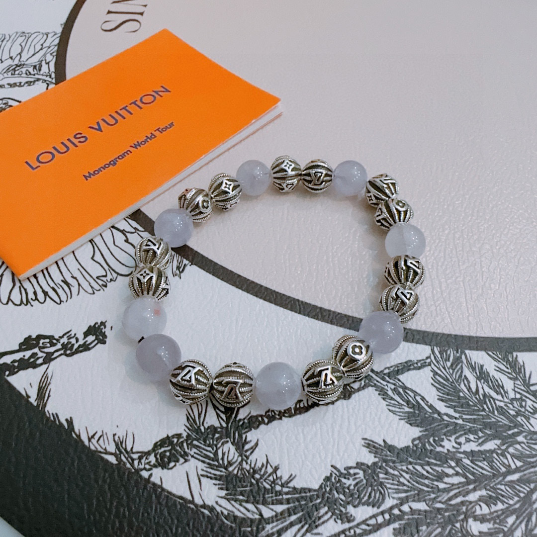NO:543176,Counter Seiko Version LV Louis Vuitton Multi-element Agate-Tai Silver Style Bracelet G-Dragon Stars Same Model Retro Aging Style Original Replica Pure Handmade ~ Authentic Model Opening Fashion Essentials Can Be Wearable for Men and Women Couple Models Same Models Rock Punk Tai Silver Style Retro Elements Trendy and All-match Official Website Same Models, Elegant Jewelry, Louis vuitton, Louis vuitton, Bracelet19860909专柜精工版本 LV路易威登多元素玛瑙泰银风格手链 权志龙明星同款 复古做旧风 原版复刻 纯手工打造 ～正品开模潮流时尚必备 男女均可佩戴 情侣款同款 摇滚朋克泰银风格 复古元素 潮流百搭 官网同款,饰品精品,louis vuitton,louis vuitton,bracelet,Jewelry