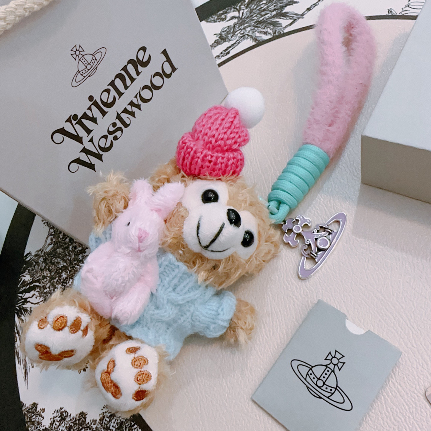 NO:556021,New product release, Queen Mother Keychain, bag buckle, the latest bag charms are of a higher grade, the same Anger Forest series classic model with celebrities, co-branded design concept keychain series, details are distressed, non-market glossy version, this one has been out, the best-selling model in Queen Mother, very good match with trendy backpacks, jewelry boutiques, backpacks, keychains19860909新品发布 西太后钥匙扣 包包扣 最新款包包挂饰档次更高明星同款Anger Forest系列经典款联名设计理念钥匙扣系列 细节对版做旧处理 非市面亮面版型 这款一直在出 西太后里面热卖款 非常好搭配潮流背包,饰品精品,backpacks,keychain,Jewelry