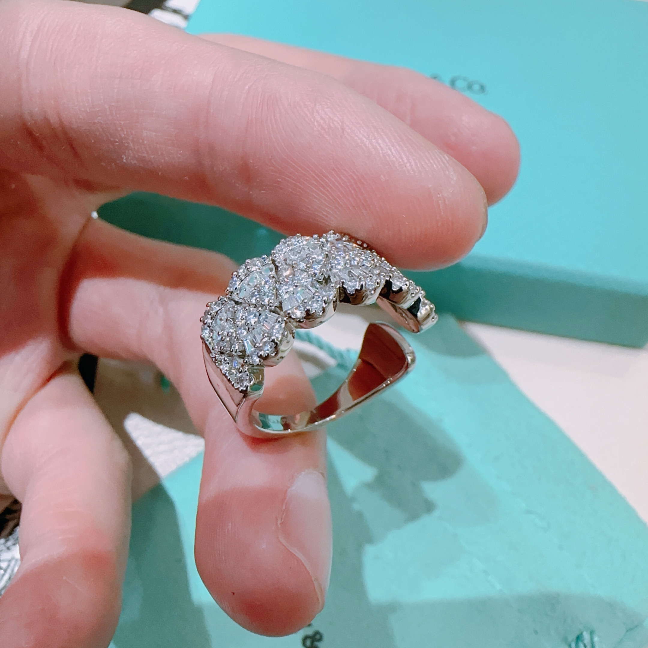 Tiffany & Co. V Gold Platinum Plated Adjustable Ring 2 i1760523784395 4180 0 0