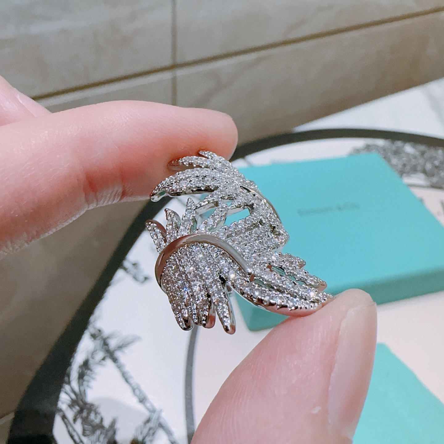 Tiffany & Co. V Gold Platinum Plated Adjustable Ring 4 i1760523800676 8460 0 2