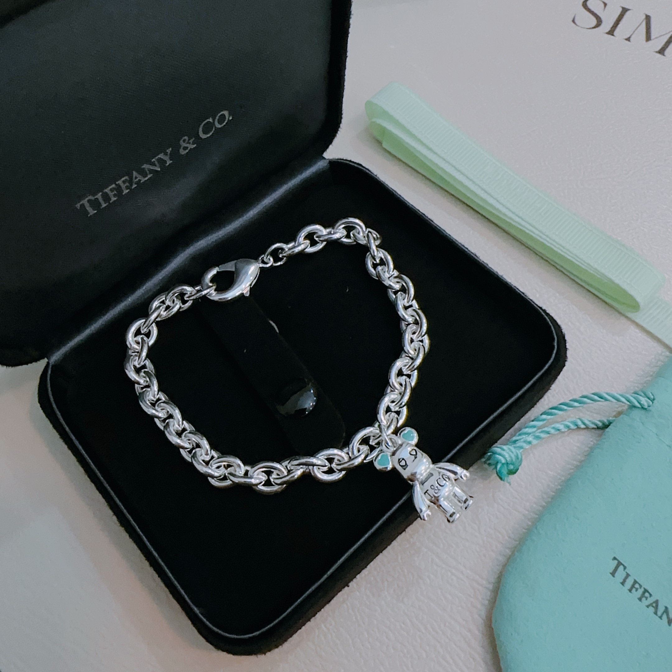 NO:558553,Tiffany TIFFNY&CO. Counter Seiko Silver Version Bracelet Same Style as Stars Retro Old Style Original Re-Engraved Purely Handmade ~ Genuine Open Mold Trendy Fashion Must-Have Can Be Weared by Men and Women Same Style for Couples Rock and Punk Silver Style Trendy and Versatile Same Style as Official Website (8m Adjustable), Boutique Jewelry, Tiffany, Bracelet19860909蒂芙尼 TIFFNY&CO. 专柜精工银版本手链明星同款 复古做旧风 原版复刻 纯手工打造 ～正品开模潮流时尚必备 男女均可佩戴 情侣款同款 摇滚朋克银风格 潮流百搭 官网同款（8m 可调节）,饰品精品,tiffany,bracelet,Jewelry