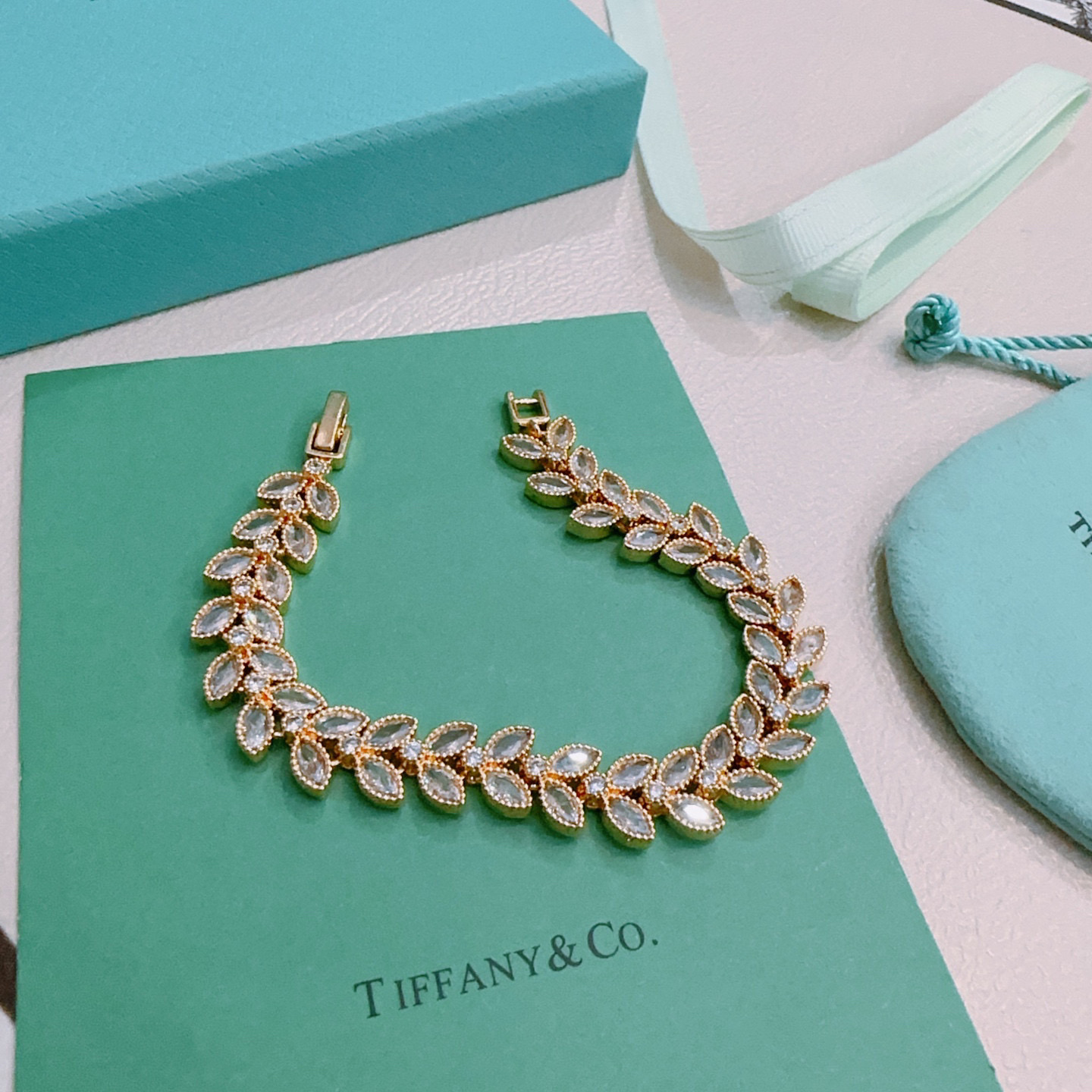 NO:575668,Exclusive custom-made Tiff Tiffany bracelet commemorative version Highlights Marquise bracelet Made of high-carbon diamonds, top-grade gold material inlay, platinum diamond design, absolutely exquisite and elegant, generous bracelet, jewelry boutique, tiffany, bracelet19860909独家订制 Tiff 蒂芙尼手链纪念款 花絮 马眼 手链 采用高碳钻 顶级亚金材质镶嵌 铂金镶钻设计 绝对精工细造优雅 大方手链,饰品精品,tiffany,bracelet,Jewelry