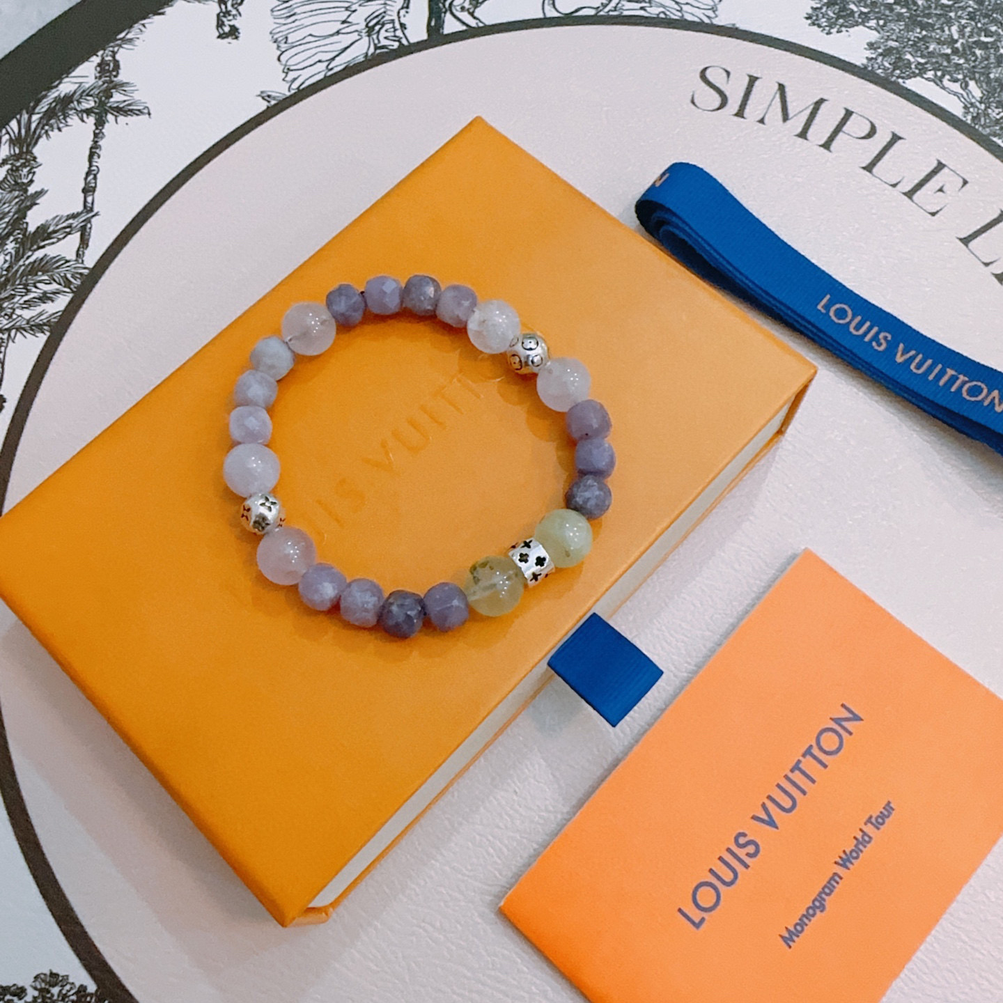 NO:583179,Counter precision version LV Louis Vuitton multi-element agate Thai silver style bracelet. Same style as the star. Retro style. Original replica. Purely handmade. Authentic mold opening. Trendy and fashionable must-have. Can be worn by both men and women. Same style for couples. Rock punk Thai silver style. Retro elements. Trendy and versatile. Same style as the official website, boutique jewelry, louis vuitton, louis vuitton, bracelet.19860909专柜精工版本 LV路易威登多元素玛瑙泰银风格手链 明星同款 复古做旧风 原版复刻 纯手工打造 正品开模潮流时尚必备 男女均可佩戴 情侣款同款 摇滚朋克泰银风格 复古元素 潮流百搭 官网同款,饰品精品,louis vuitton,louis vuitton,bracelet,Jewelry