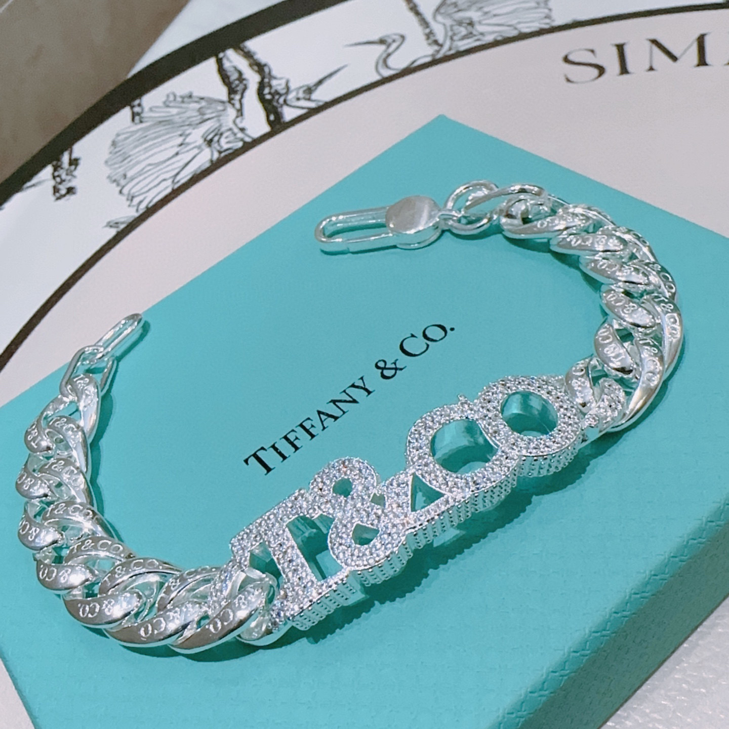 NO:583622,Tiffany diamond bracelet TIFFNY&CO. Counter Seiko silver version bracelet same as the star, retro old style, original replica, purely handmade ~ authentic open mold, trendy and fashionable must-have, can be worn by both men and women, same style for couples, rock punk silver style, trendy and versatile, same style as the official website, boutique jewelry, tiffany, bracelet19860909蒂芙尼带钻手链 TIFFNY&CO. 专柜精工银版本手链明星同款 复古做旧风 原版复刻 纯手工打造 ～正品开模潮流时尚必备 男女均可佩戴 情侣款同款 摇滚朋克银风格 潮流百搭 官网同款,饰品精品,tiffany,bracelet,Jewelry