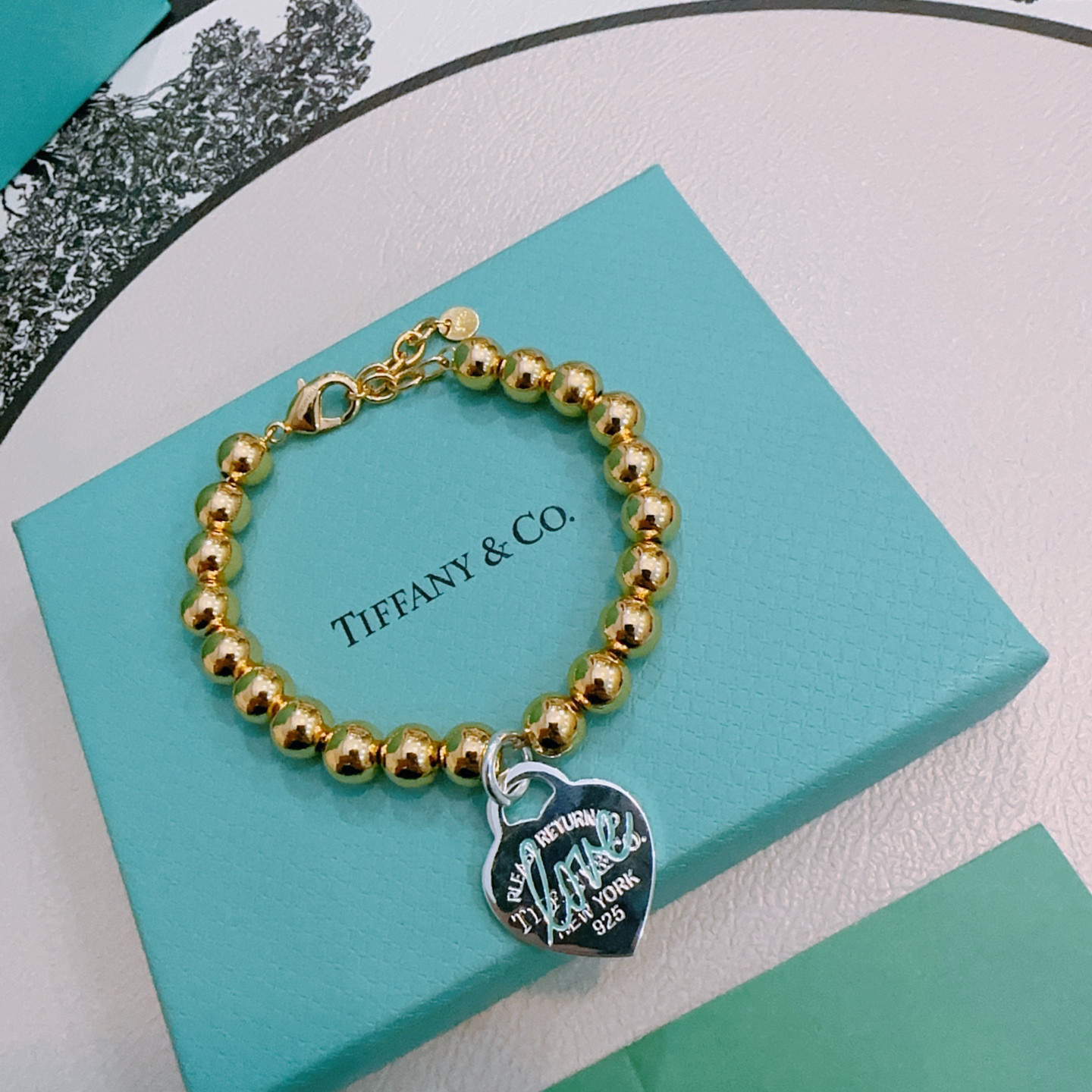 NO:590341,Genuine new big bead Tiffany bracelet TIFFNY&CO. Counter Seiko silver version. Same style as the star. Retro style. Original replica. Purely handmade. Authentic open mold. Trendy and fashionable must-have. Can be worn by both men and women. Same style for couples. Rock and punk silver style. Trendy and versatile. Same style as the official website, fine jewelry, tiffany, bracelet.19860909正品新款大珠蒂芙尼手链 TIFFNY&CO. 专柜精工银版本 明星同款 复古做旧风 原版复刻 纯手工打造 正品开模潮流时尚必备 男女均可佩戴 情侣款同款 摇滚朋克银风格 潮流百搭 官网同款,饰品精品,tiffany,bracelet,Jewelry