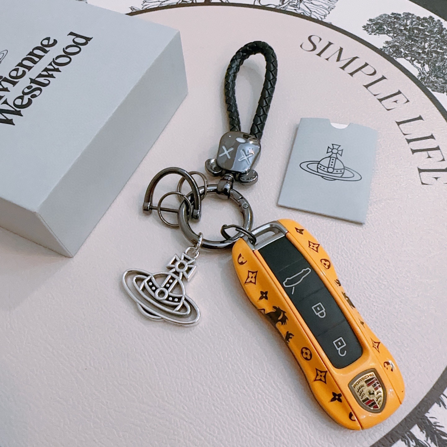 NO:603799,New product release, Queen Mother Keychain, bag buckle, the latest bag charms are of a higher grade, the same Anger Forest series classic model with celebrities, co-branded design concept keychain series, details are distressed, non-market glossy version, this one has been out, the best-selling model in Queen Mother, very good match with trendy backpacks, jewelry boutiques, backpacks, keychains19860909新品发布 西太后钥匙扣 包包扣 最新款包包挂饰档次更高明星同款Anger Forest系列经典款联名设计理念钥匙扣系列 细节对版做旧处理 非市面亮面版型 这款一直在出 西太后里面热卖款 非常好搭配潮流背包,饰品精品,backpacks,keychain,Jewelry