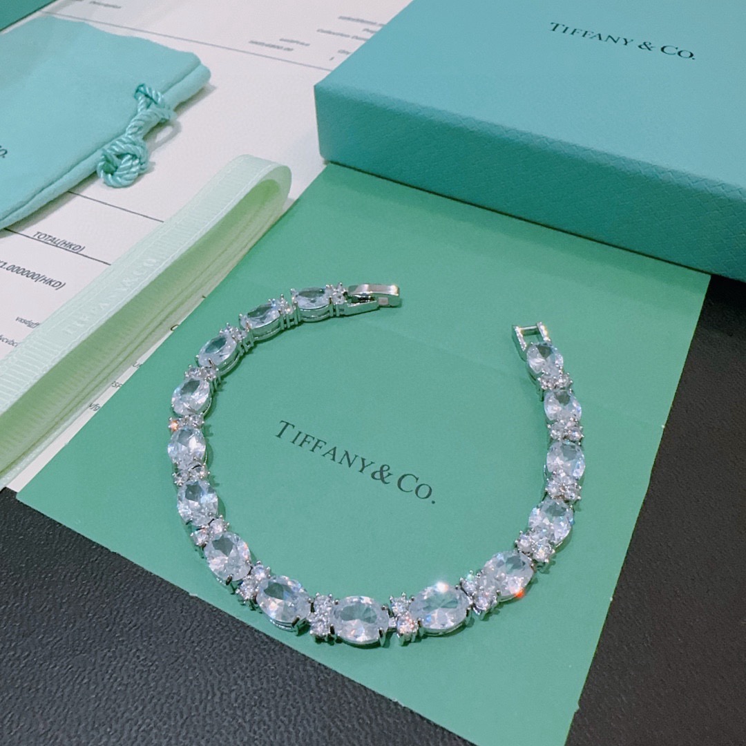 NO:604335,Exclusive custom-made Tiff Tiffany bracelet commemorative version Highlights Marquise Bracelet Made of high-carbon diamonds, top-notch gold material inlaid, platinum diamond-encrusted design, absolutely exquisite and elegant, generous unisex bracelet, jewelry boutique, tiffany, bracelet19860909独家订制 Tiff 蒂芙尼手链纪念款 花絮 马眼 手链 采用高碳钻 顶级亚金材质镶嵌 铂金镶钻设计 绝对精工细造优雅 大方男女通用手链,饰品精品,tiffany,bracelet,Jewelry