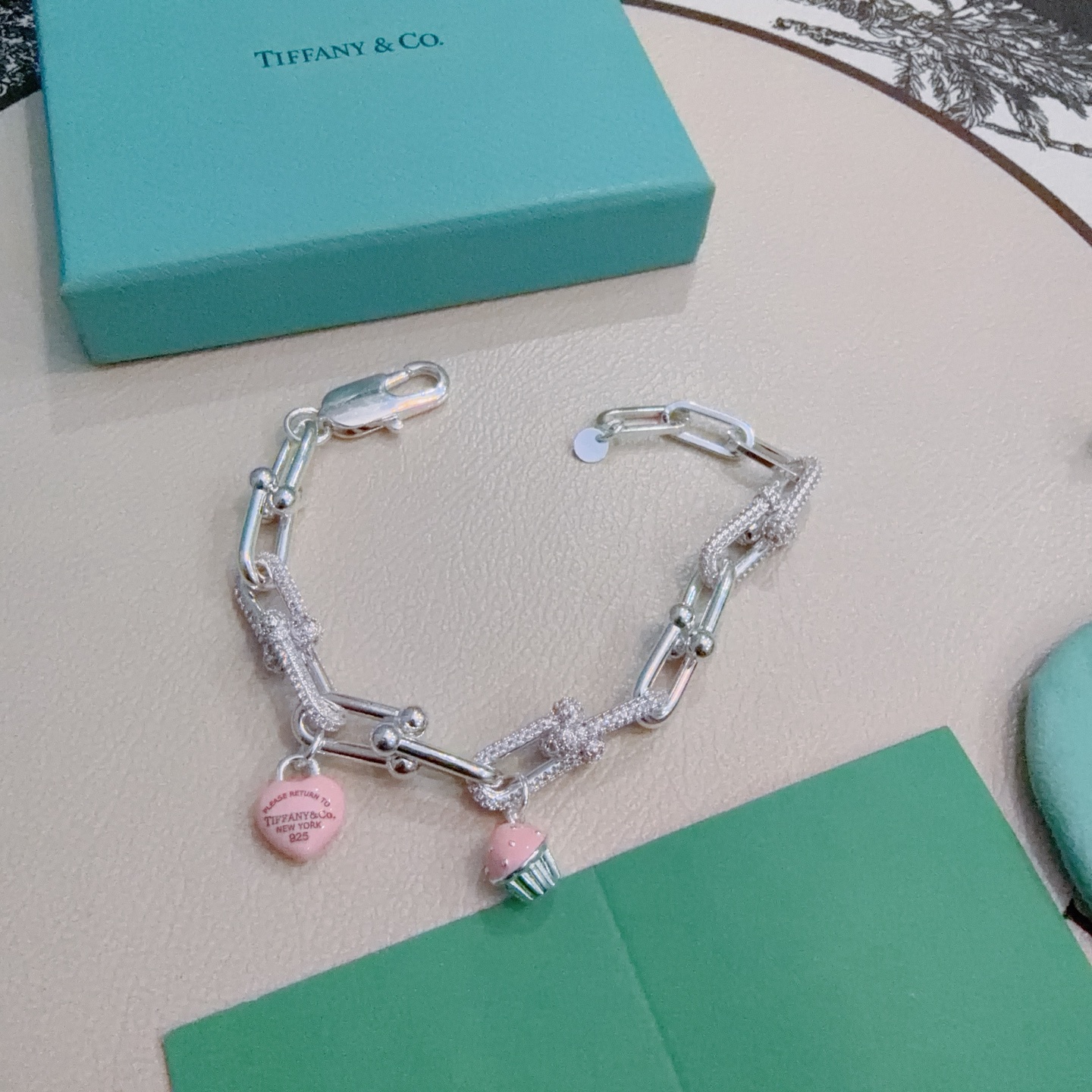 新款蒂芙尼手链TIFFNY&CO. 专柜精工银版本 明星同款 复古做旧风 原版复刻 纯手工打造 ～正品开