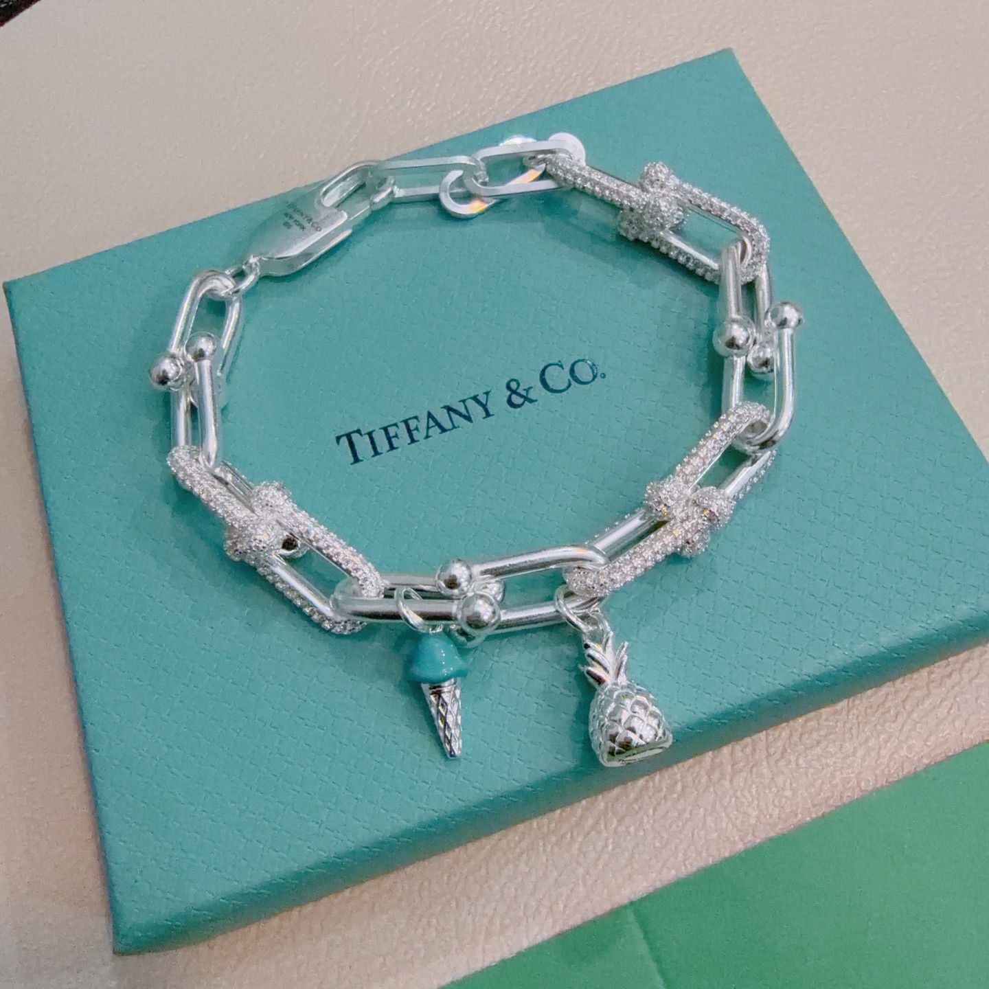 新款蒂芙尼手链TIFFNY&CO. 专柜精工银版本 明星同款 复古做旧风 原版复刻 纯手工打造 ～正品开