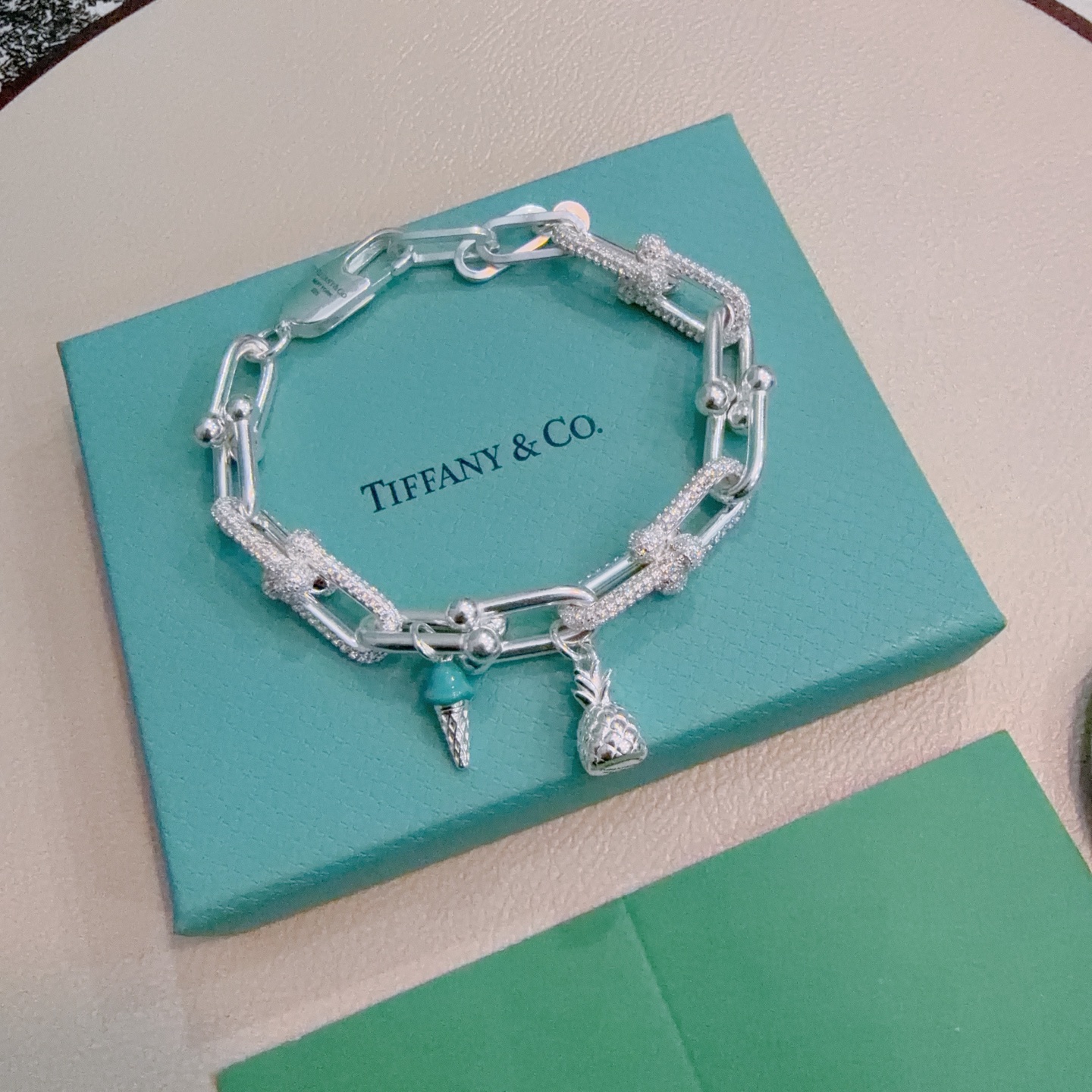 新款蒂芙尼手链TIFFNY&CO. 专柜精工银版本 明星同款 复古做旧风 原版复刻 纯手工打造 ～正品开