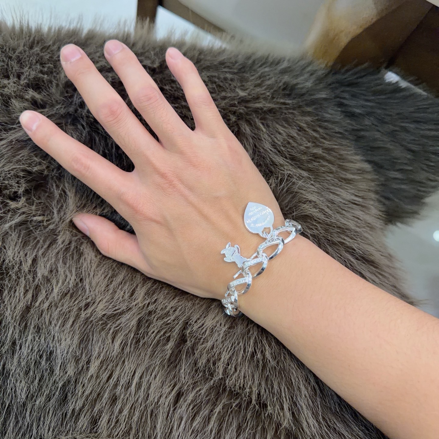 新款蒂芙尼手链TIFFNY&CO. 专柜精工银版本 明星同款 复古做旧风 原版复刻 纯手工打造 ～正品开