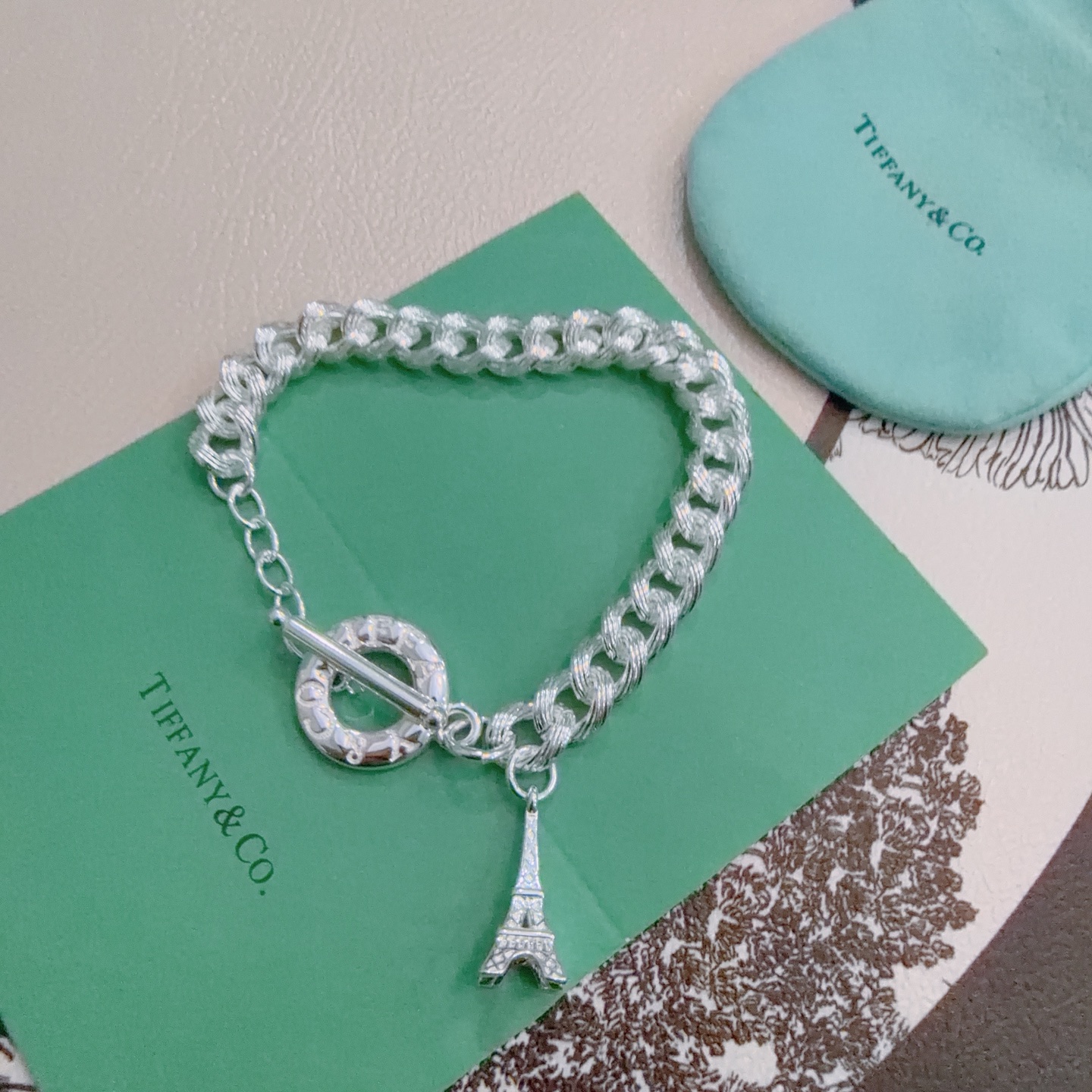 NO:642664,New Tiffany & Co. bracelet TIFFNY&CO. Counter Seiko silver version same as star style Retro old style Original replica Purely handmade ~ Authentic mold opening trend fashion must-have Can be worn by both men and women Same style for couples Rock and punk silver style Trendy and versatile Same style as official website, boutique jewelry, tiffany, bracelet19860909新款蒂芙尼手链TIFFNY&CO. 专柜精工银版本明星同款 复古做旧风 原版复刻 纯手工打造 ～正品开模潮流时尚必备 男女均可佩戴 情侣款同款 摇滚朋克银风格 潮流百搭 官网同款,饰品精品,tiffany,bracelet,Jewelry